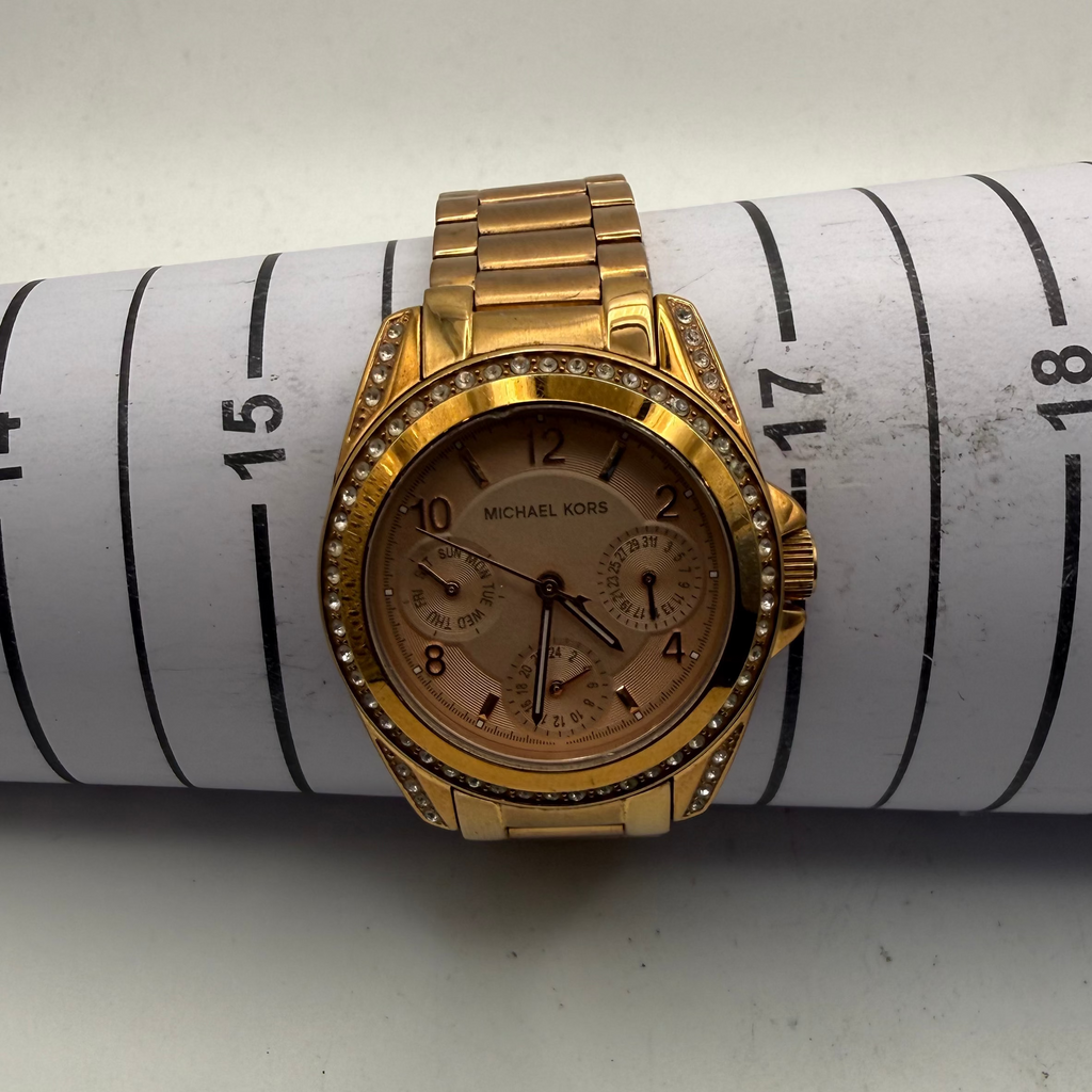 Michael Kors MK5613 Rose Gold Tone Crystal Set Ladies Watch 36mm (Fully Teste25.00