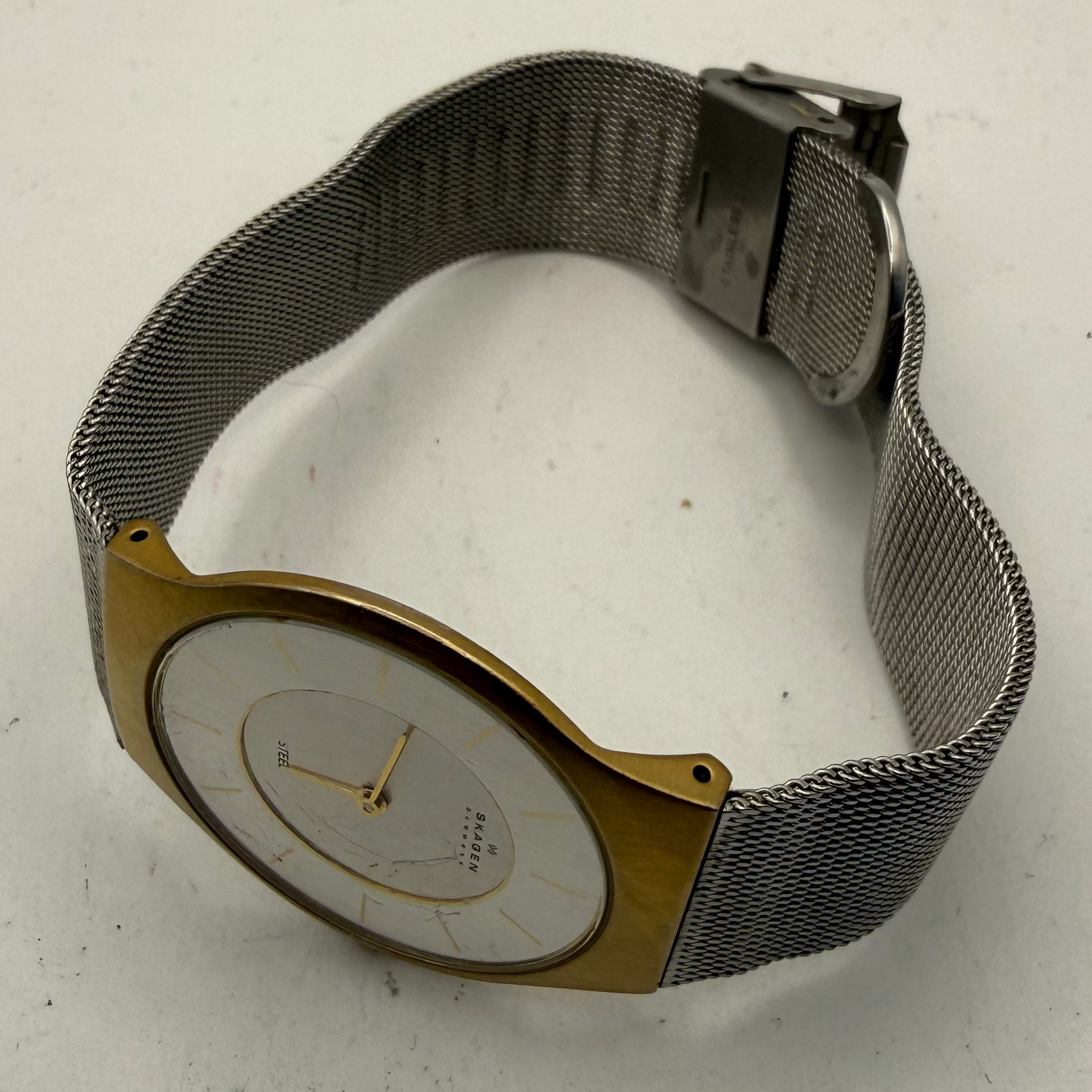 Skagen Denmark 233LGS Ultra Slim Mesh Bracelet Watch 36mm (Fully Tested and Working)- £15.00