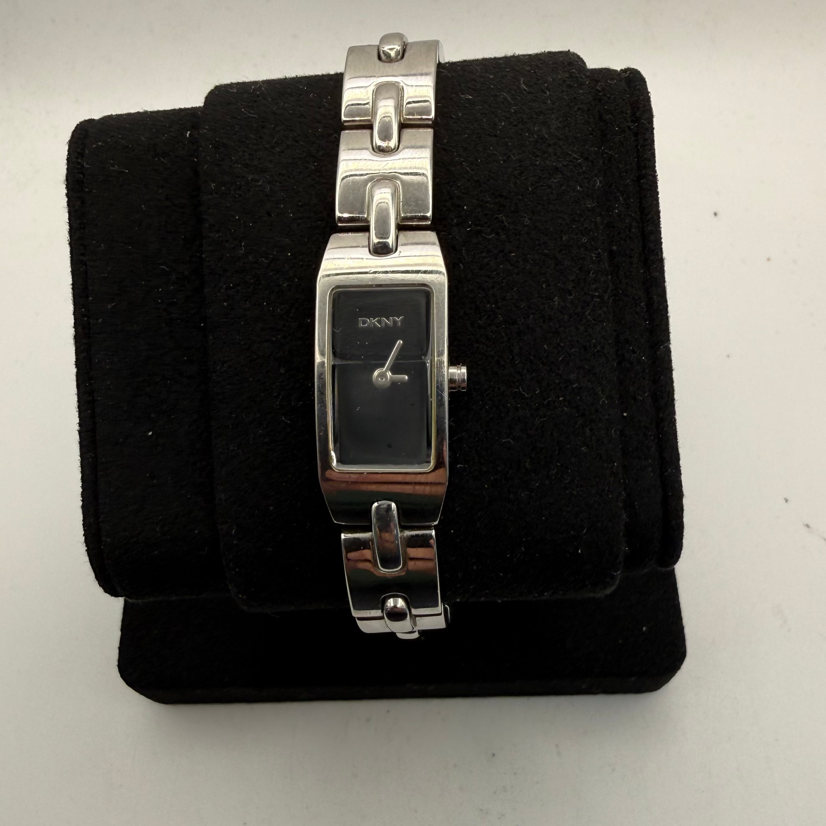 DKNY Ladies Bracelet Watch Black Dial (Fully Tested and Working)- £25.00