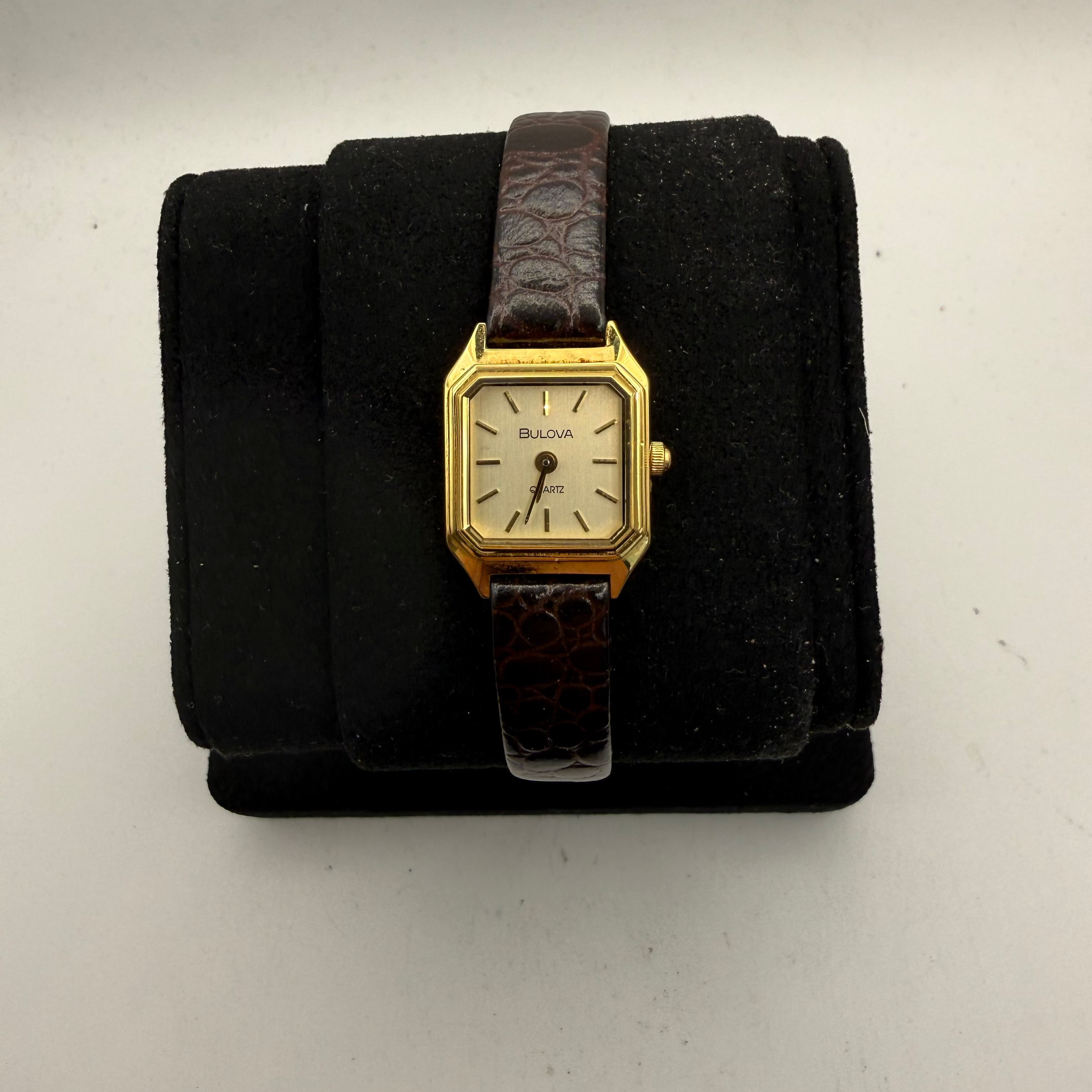 Bulova Ladies Quartz Gold Tone Watch (Fully Tested and Working)- £20.00