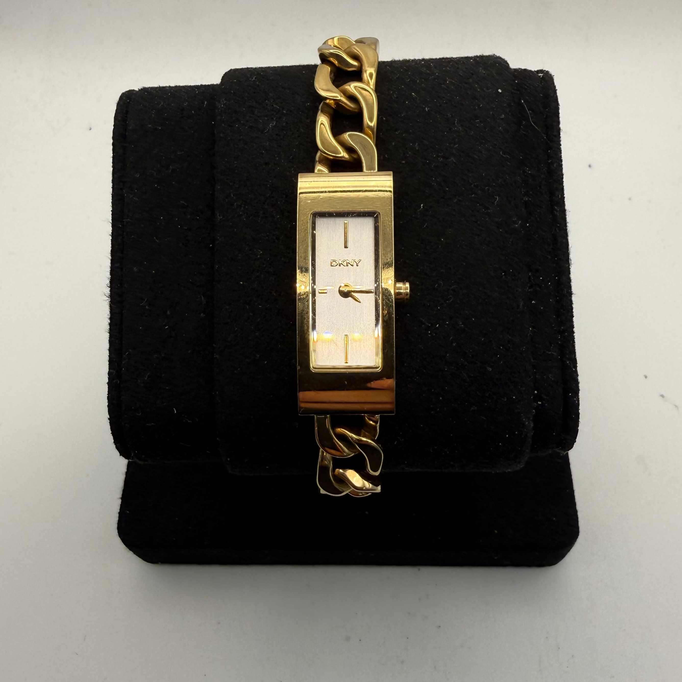 DKNY Ladies Gold Tone Bracelet Watch (Fully Tested and Working)- £20.00