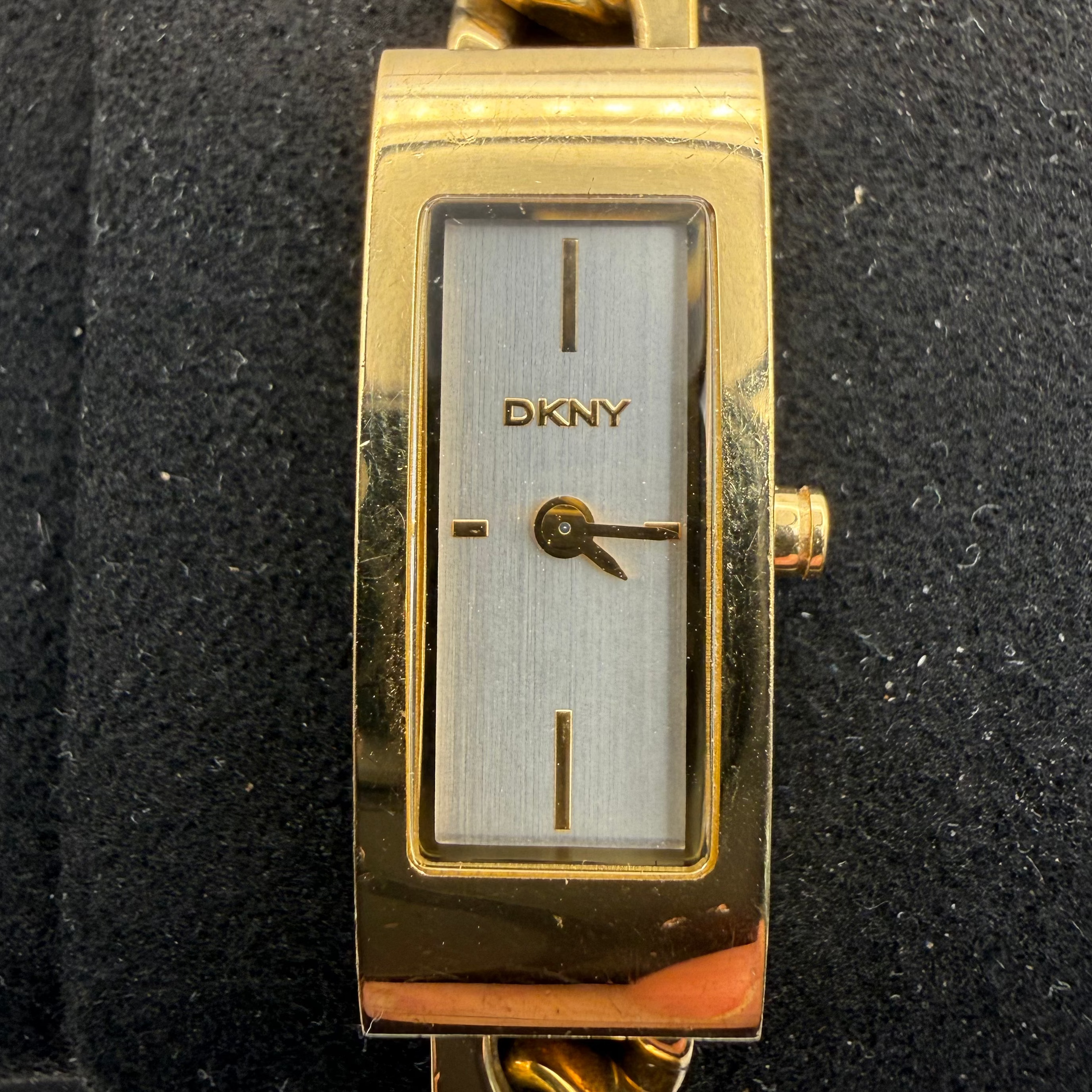 DKNY Ladies Gold Tone Bracelet Watch (Fully Tested and Working)- £20.00