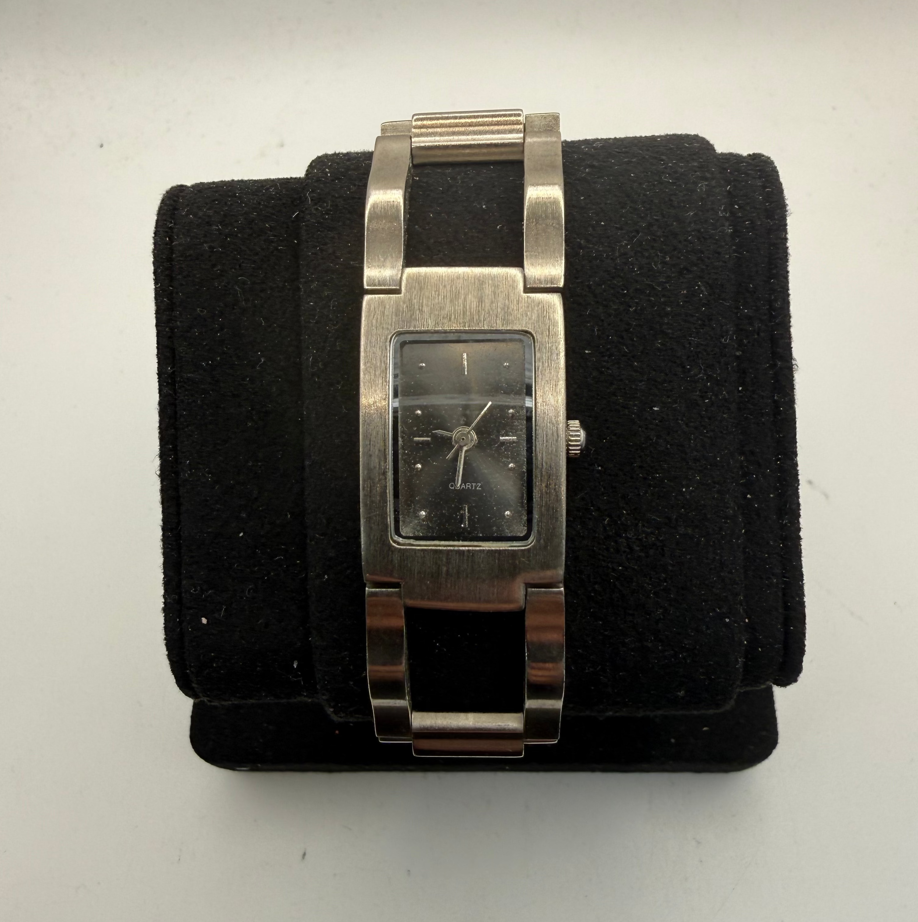 Ladies Quartz Bracelet Watch (Fully Tested and Working)- £10.00