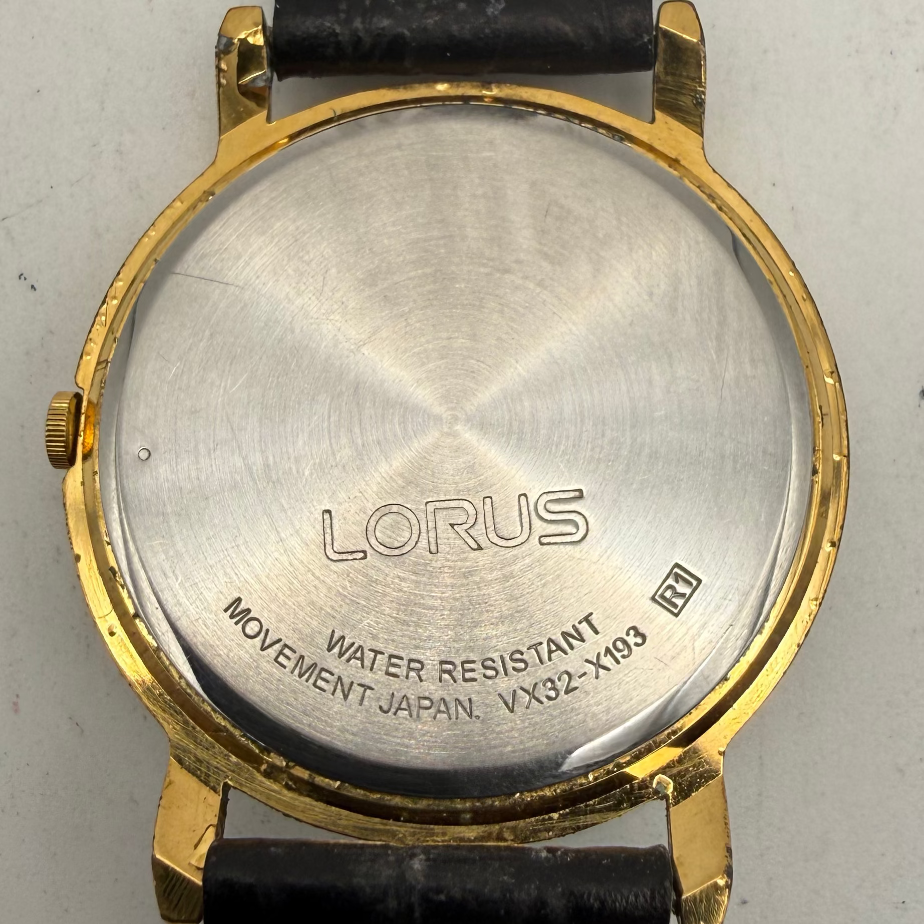Lorus VX32-X193 Gold Tone White Dial Date Watch (Fully Tested and Working)- £10.00