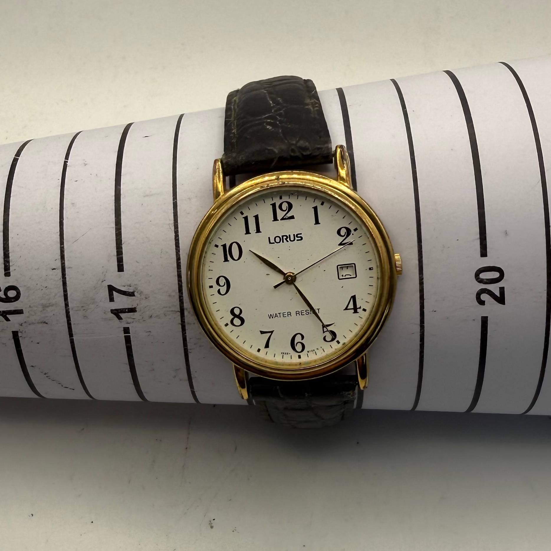 Lorus VX32-X193 Gold Tone White Dial Date Watch (Fully Tested and Working)- £10.00