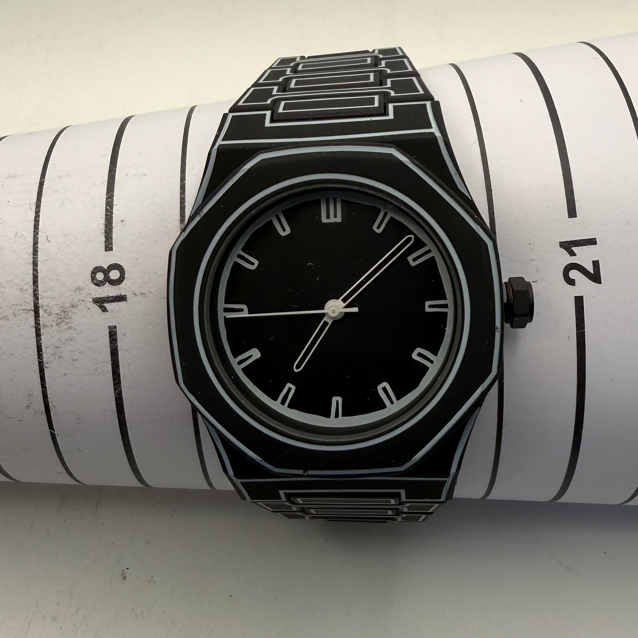 Black Geometric Design Quartz Watch – Integrated Bracelet – New in Box- £24.99