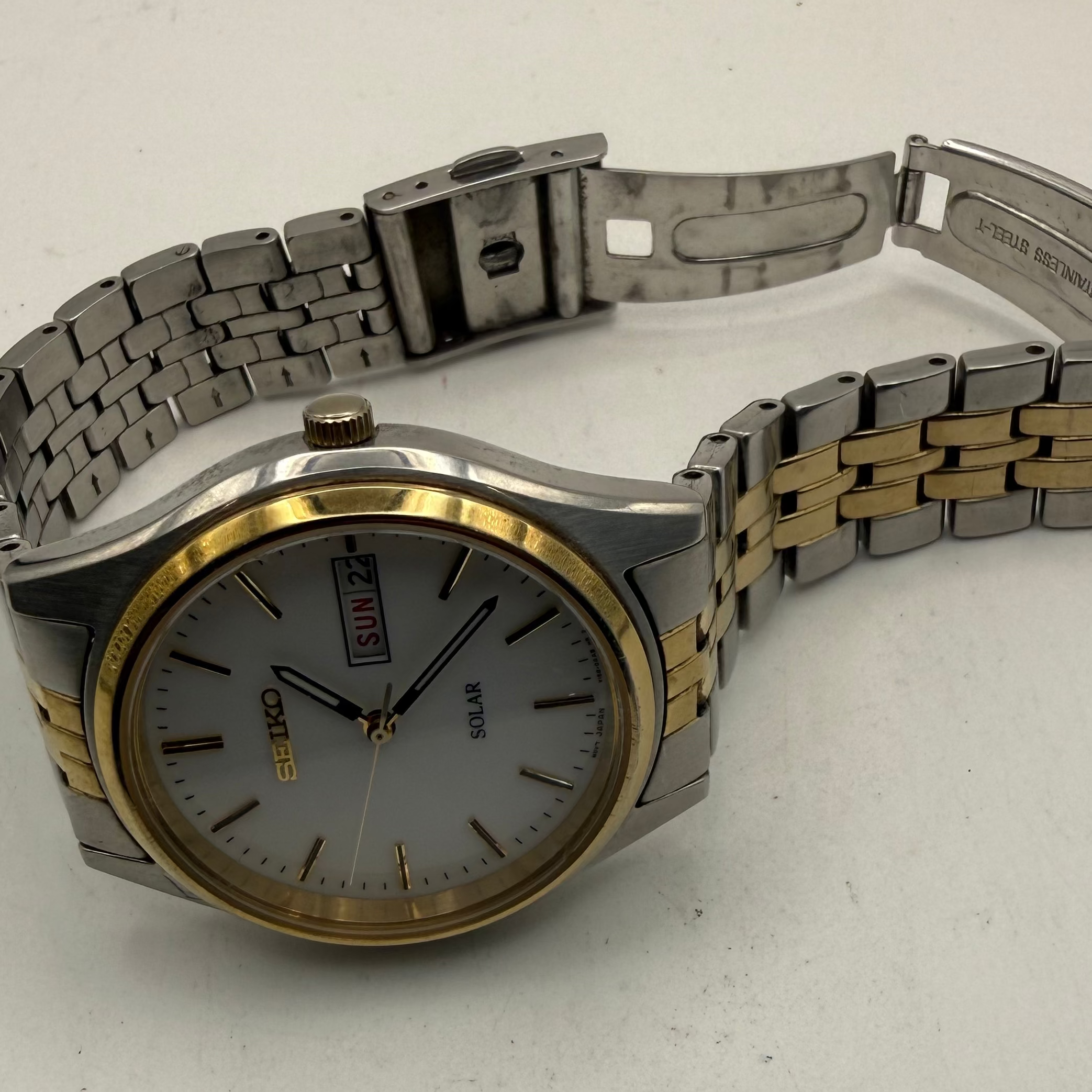 Seiko Solar Day Date Two-Tone Bracelet Watch V158-0AA0 (Fully Tested and Working)- £90.00