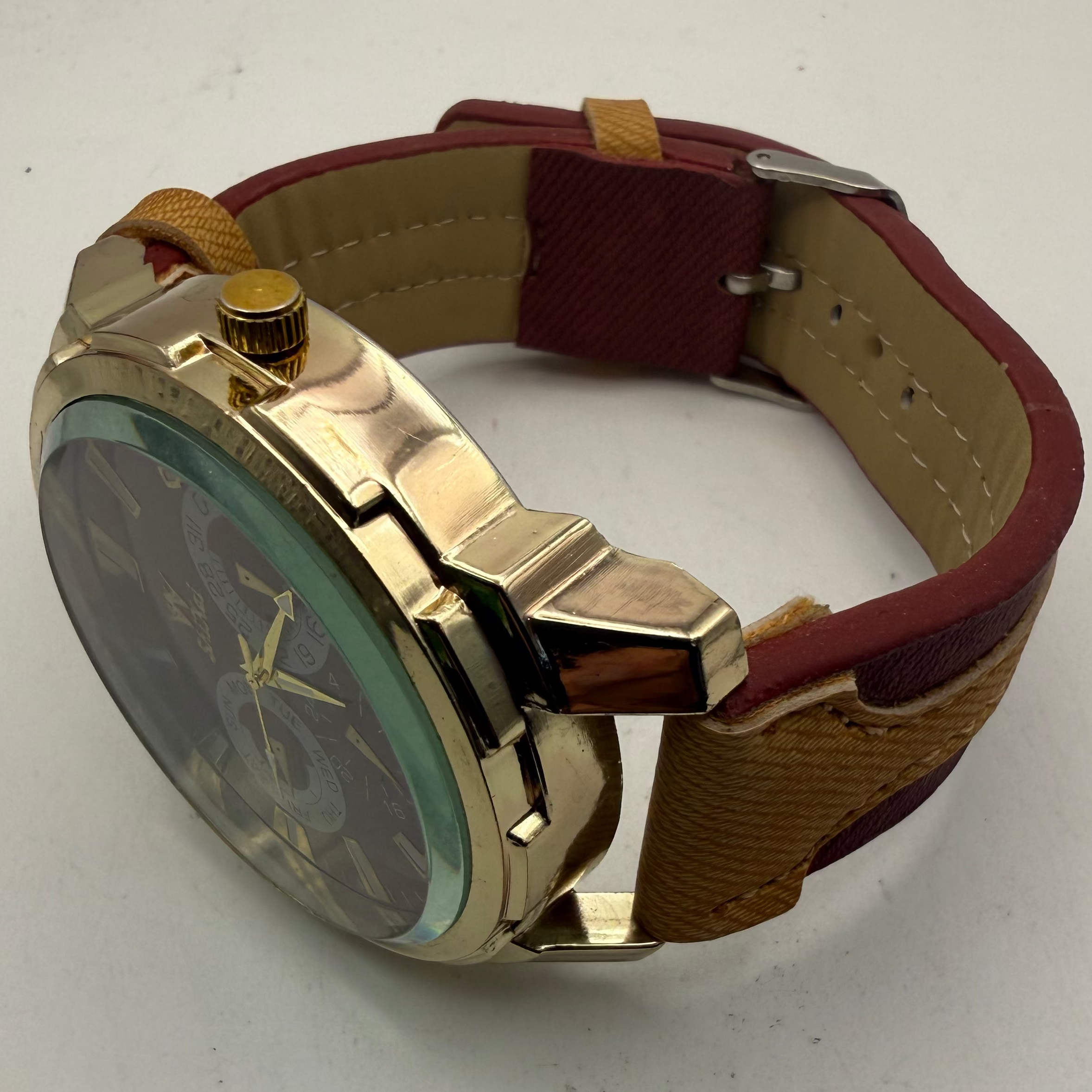 Shhors Multi-Function Red Dial Gold Tone Watch- £15.00