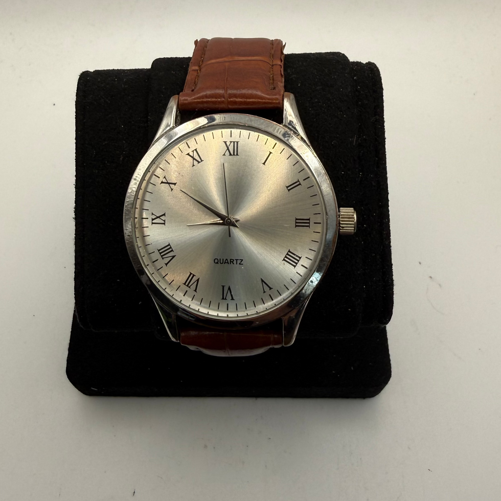 Classic Roman Numeral Quartz Dress Watch (Fully Tested and Working)- £20.00