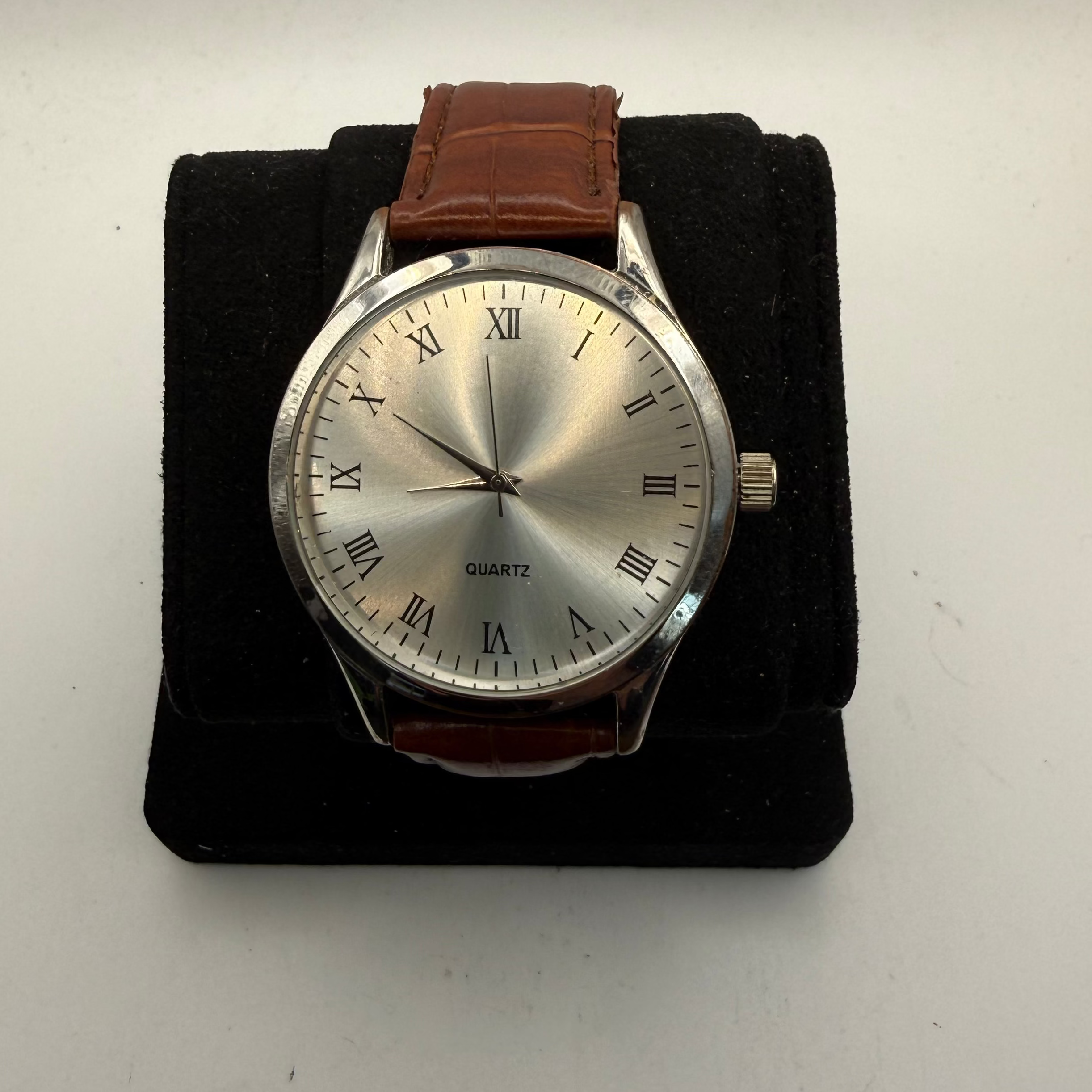 Classic Roman Numeral Quartz Dress Watch (Fully Tested and Working)- £20.00