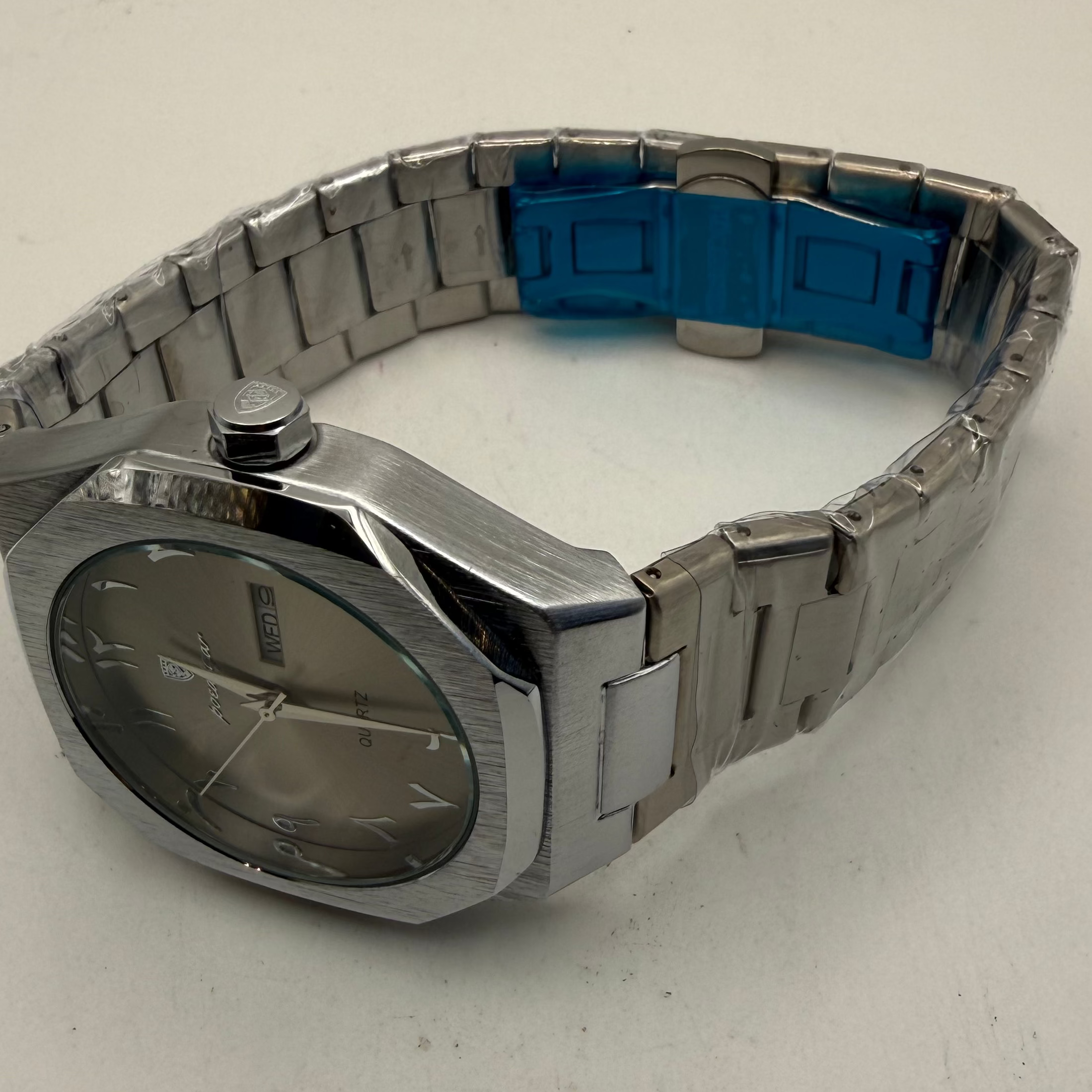 Poedagar Quartz Day-Date Watch- £45.00