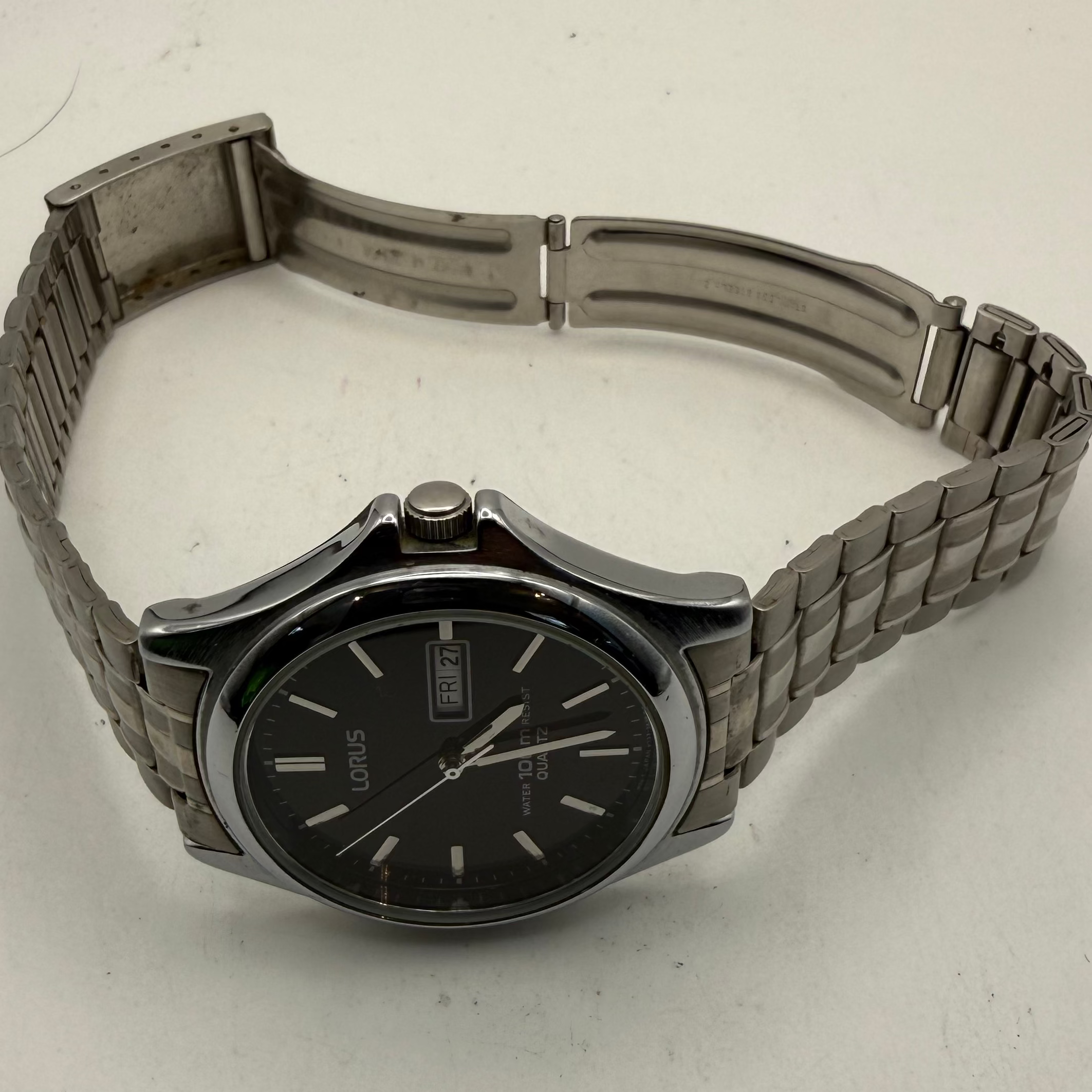 Lorus Quartz Day/Date 100m – Black Dia- £44.99
