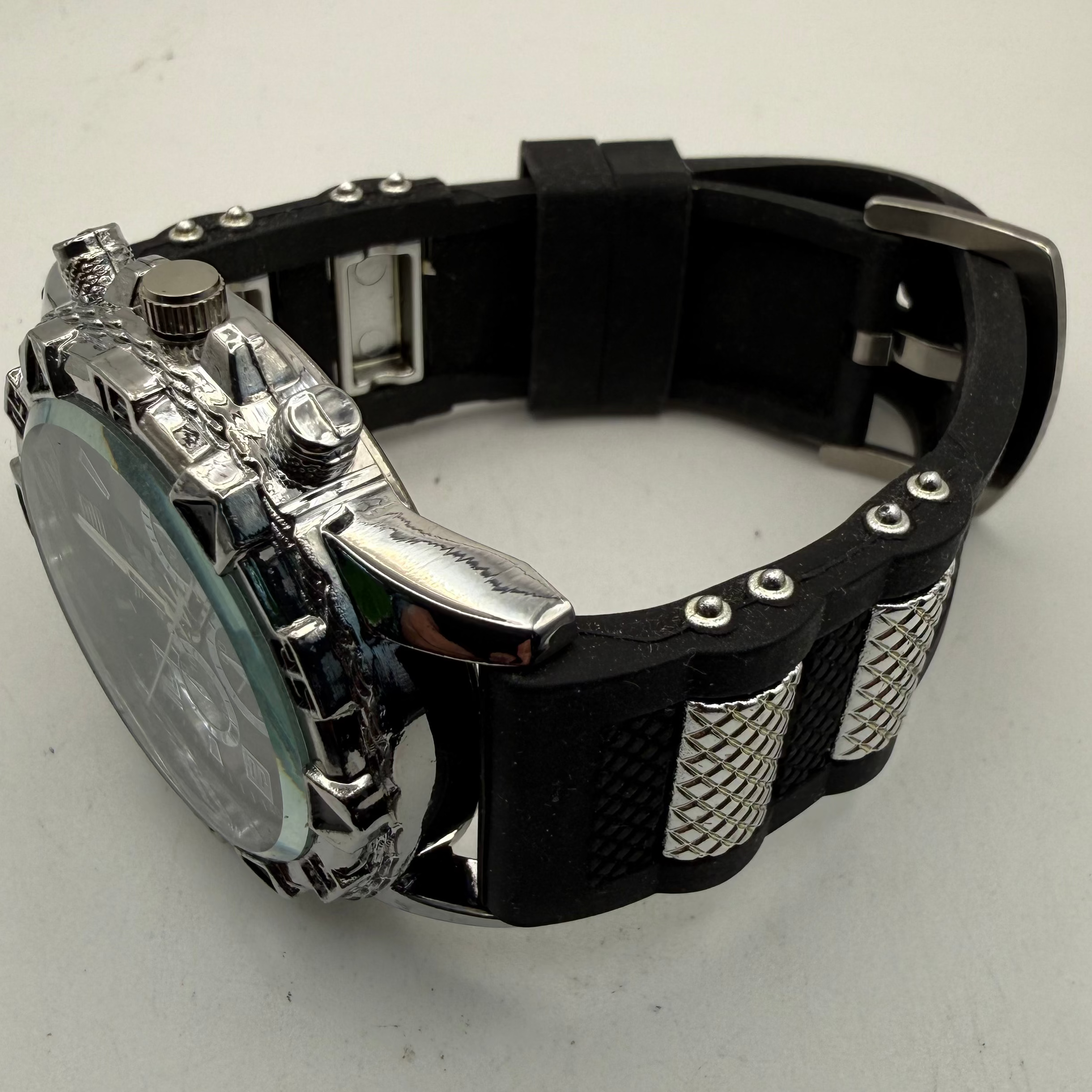 ZHOWE Men's Black Silicone Strap Sports Watch 49mm Boxed- £12.00