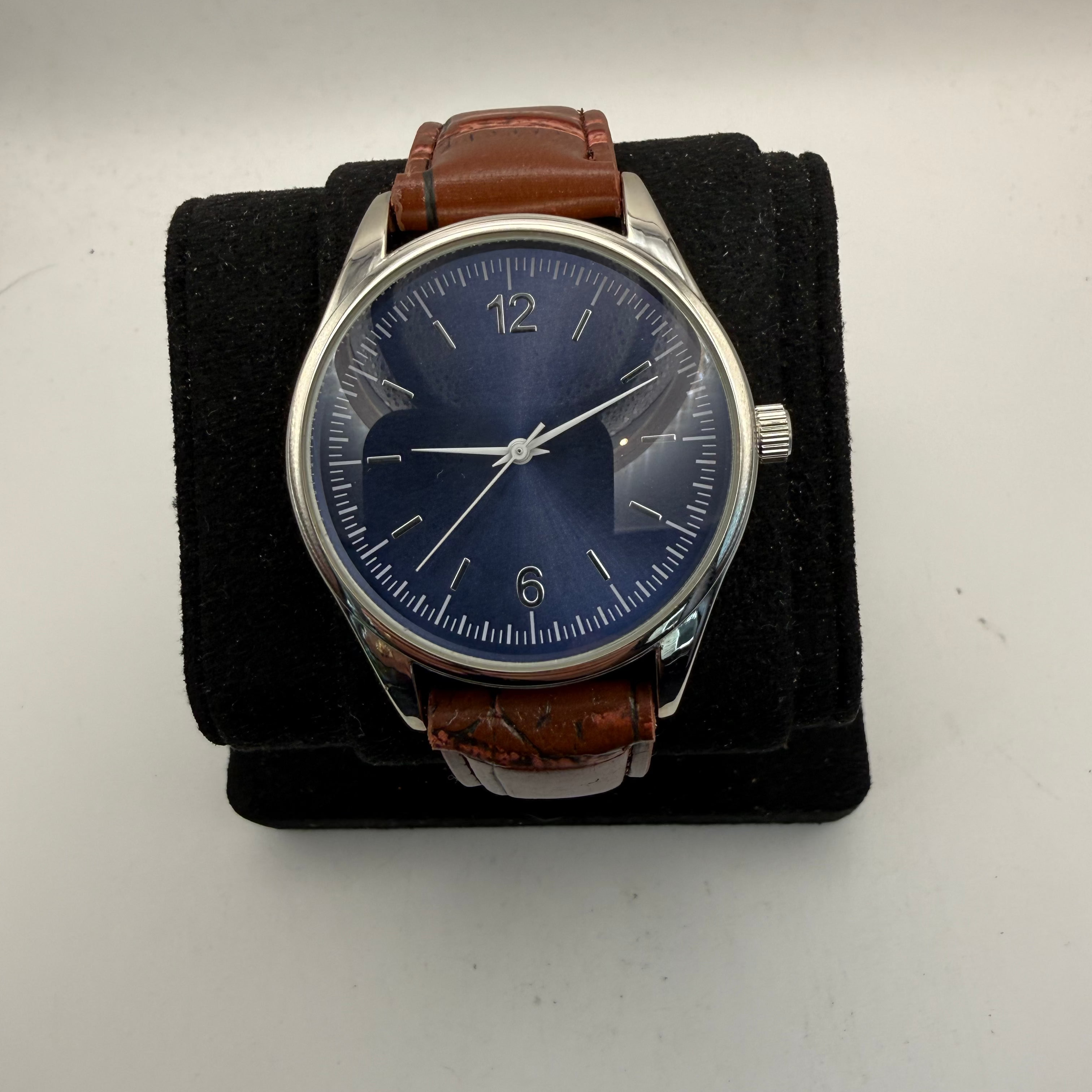Men's Blue Dial Quartz Watch Brown Leather Strap 43mm (Fully Tested and Working)- £10.00