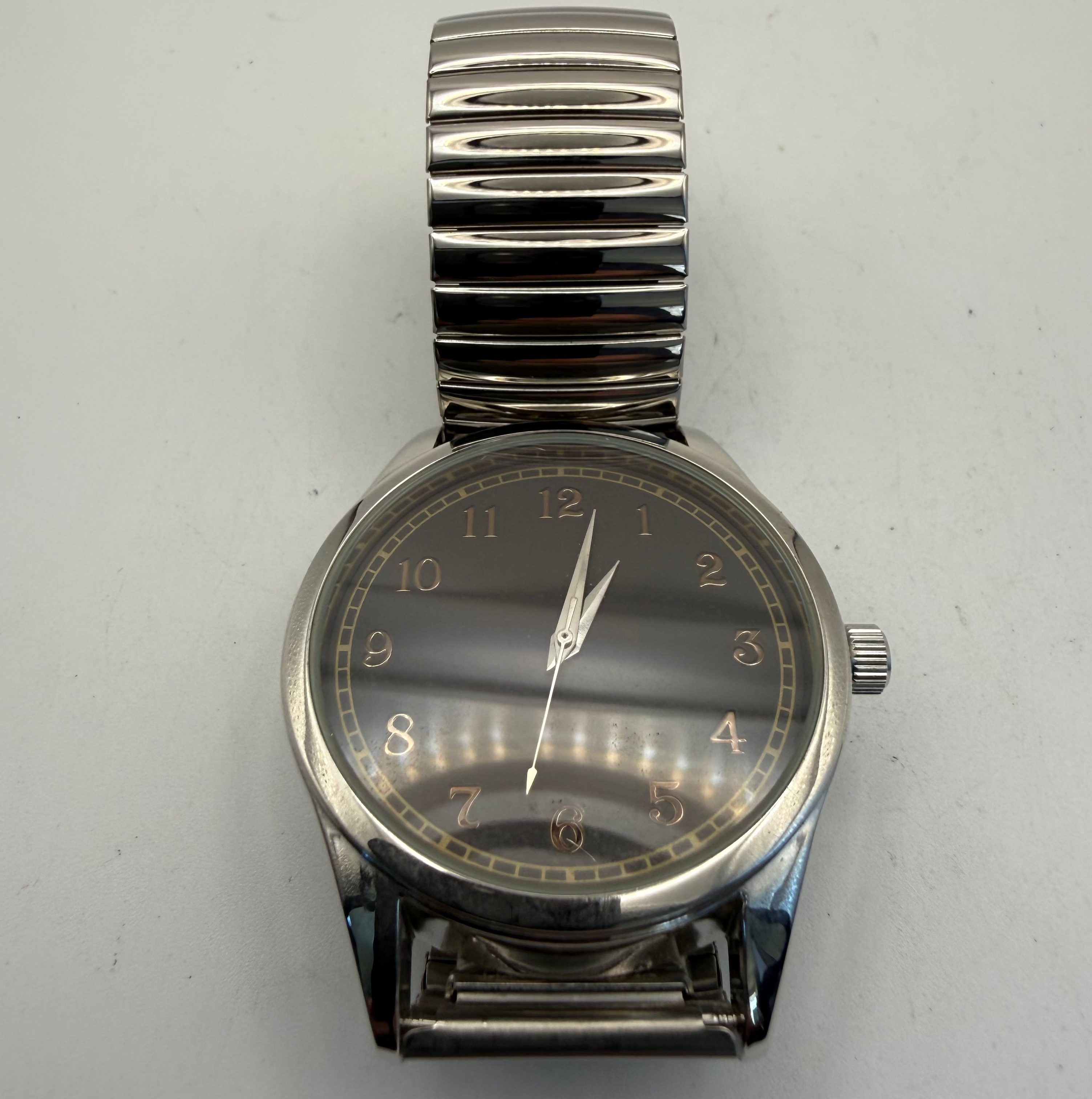 Men's Stainless Steel Expanding Bracelet Watch- £10.00