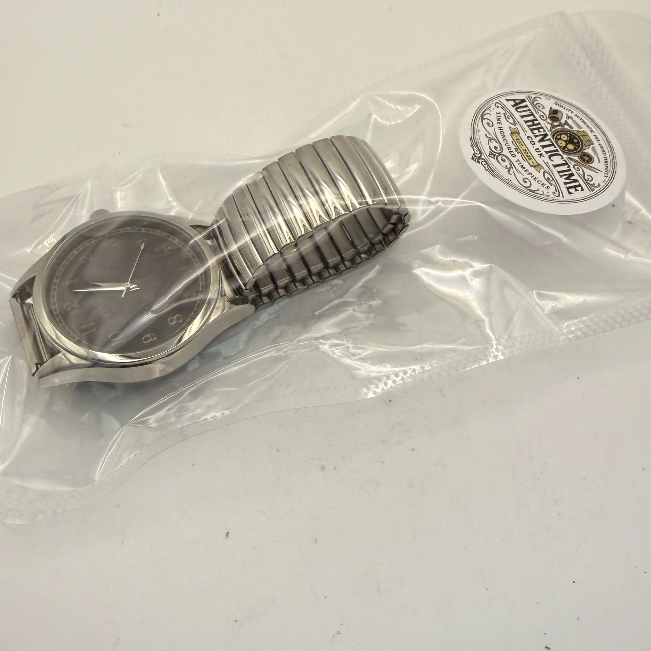 Men's Stainless Steel Expanding Bracelet Watch- £10.00
