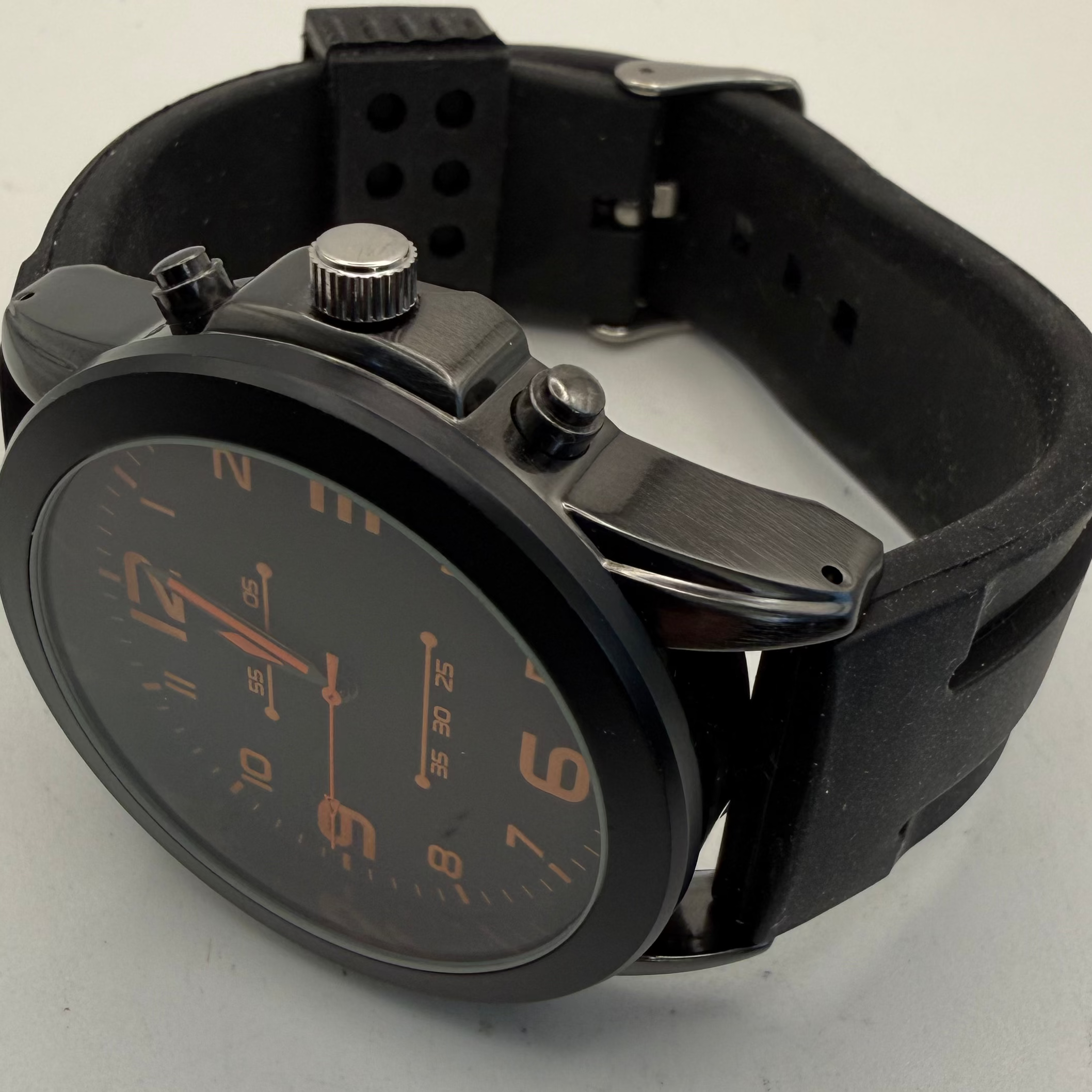 Men's Black & Orange Sports Style Watch- £15.00