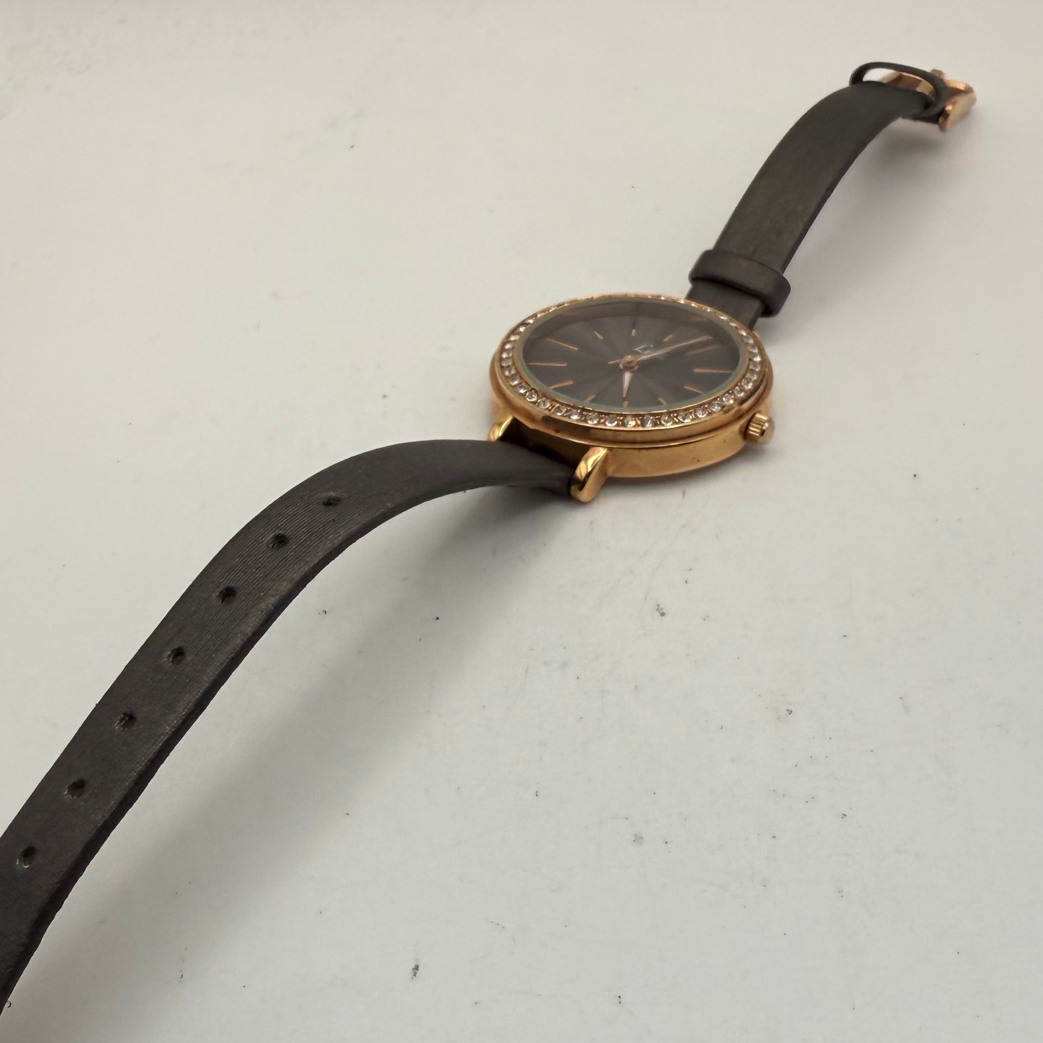Limit Ladies Crystal Bezel Watch (Fully Tested and Working)- £25.00