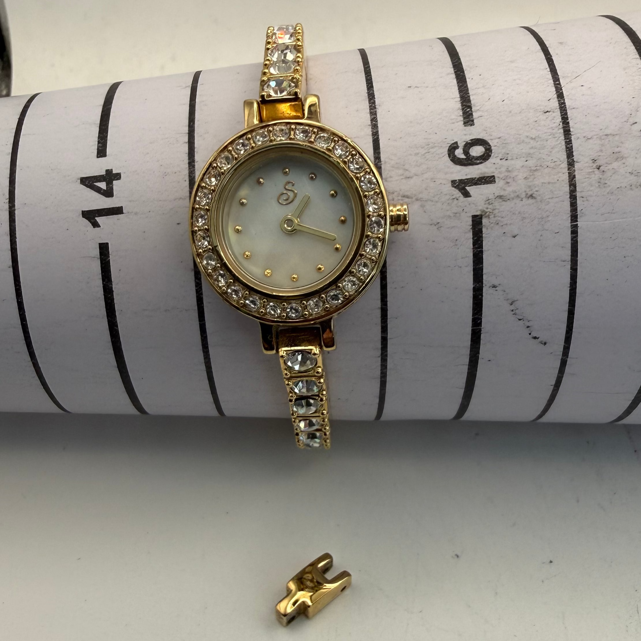 Solo Ladies Crystal Bracelet Watch Gold Tone Full Set (Fully Tested and Working)- £12.00