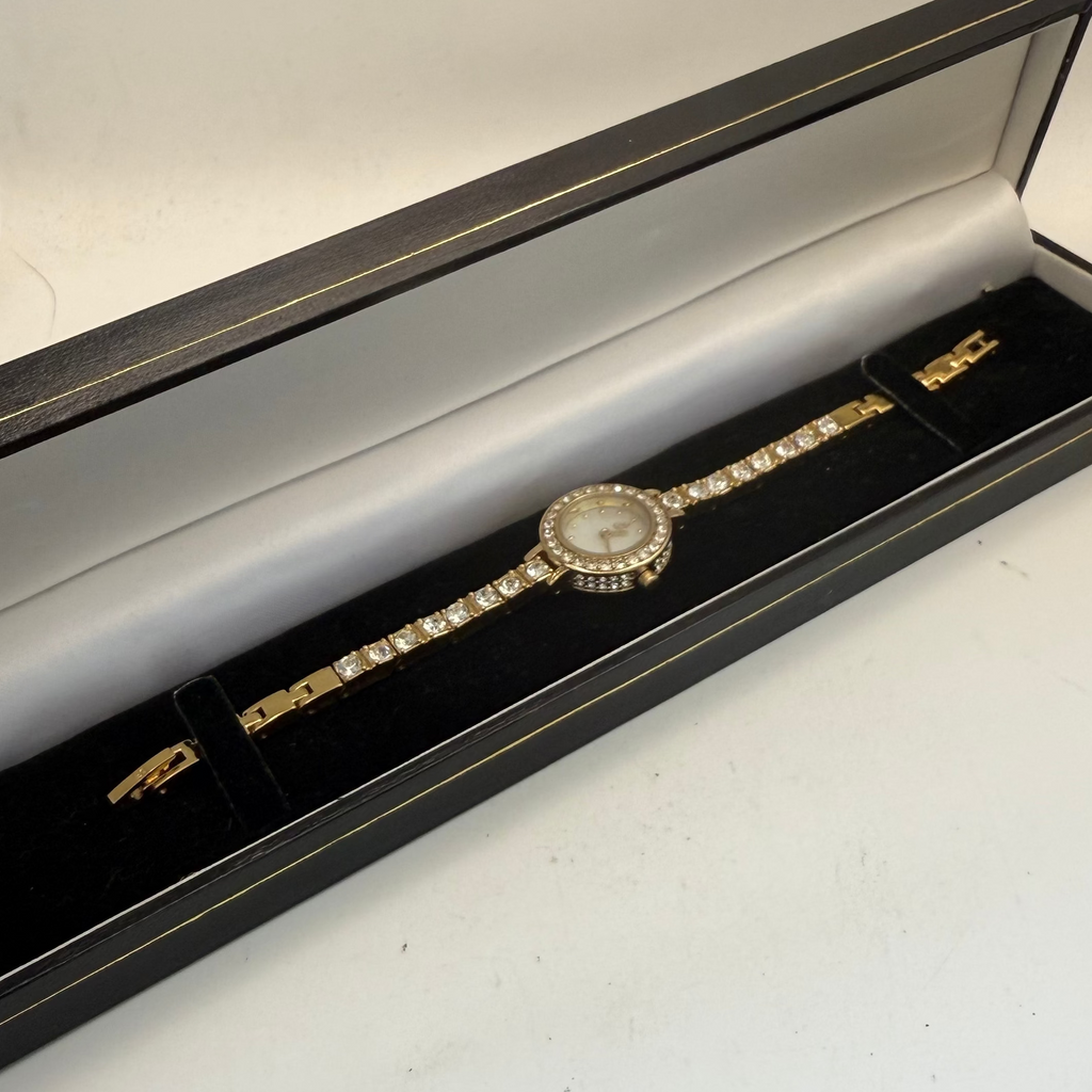 Solo Ladies Crystal Bracelet Watch Gold Tone Full Set (Fully Tested and Working)- £12.00