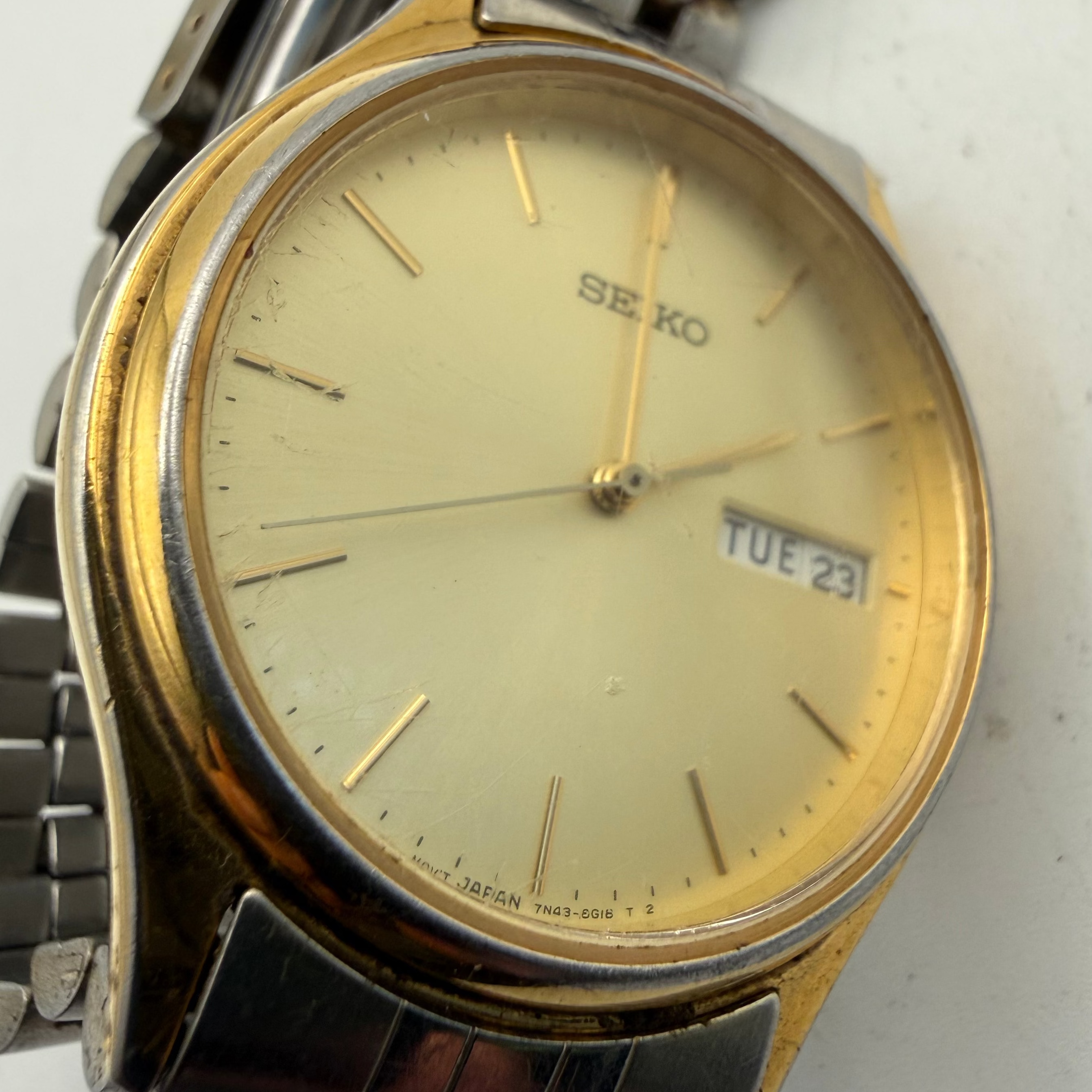 Vintage Seiko 7N43-8A99 Day Date Gold Tone Quartz Watch (Fully Tested and Working)- £70.00