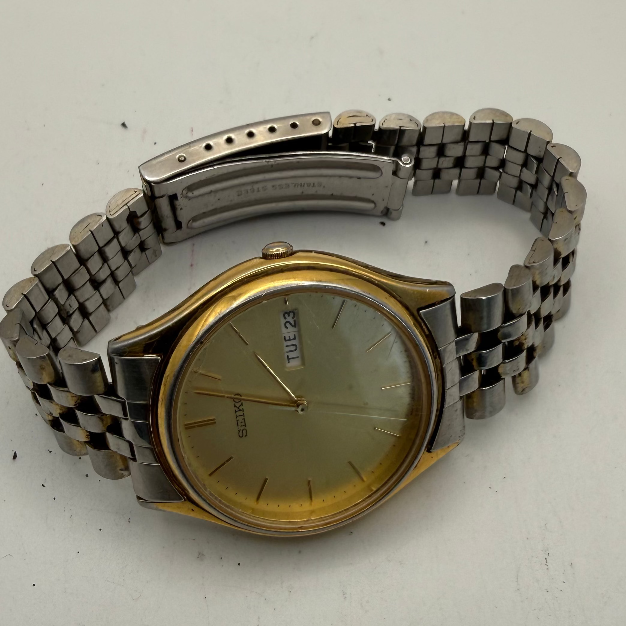 Vintage Seiko 7N43-8A99 Day Date Gold Tone Quartz Watch (Fully Tested and Working)- £70.00