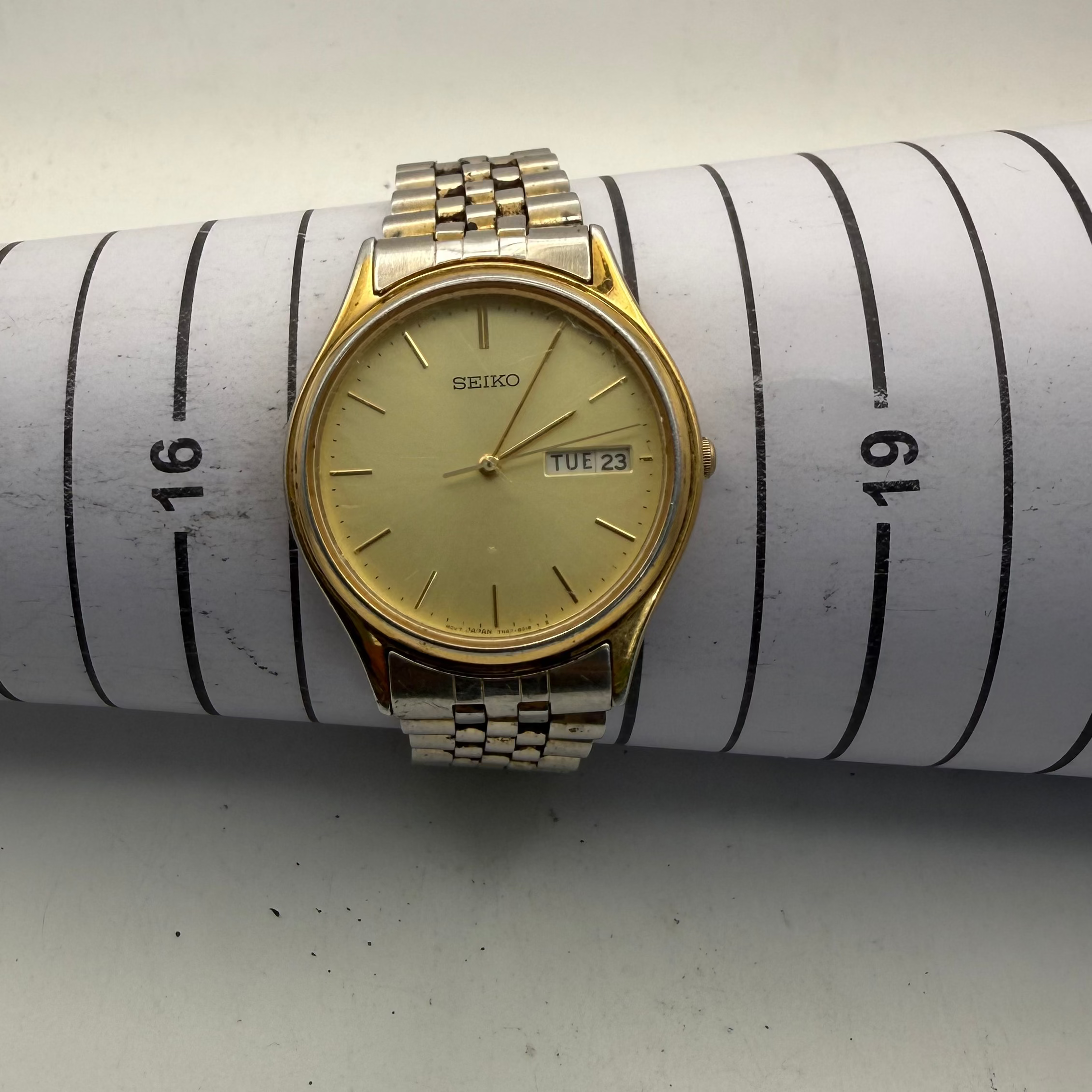 Vintage Seiko 7N43-8A99 Day Date Gold Tone Quartz Watch (Fully Tested and Working)- £70.00