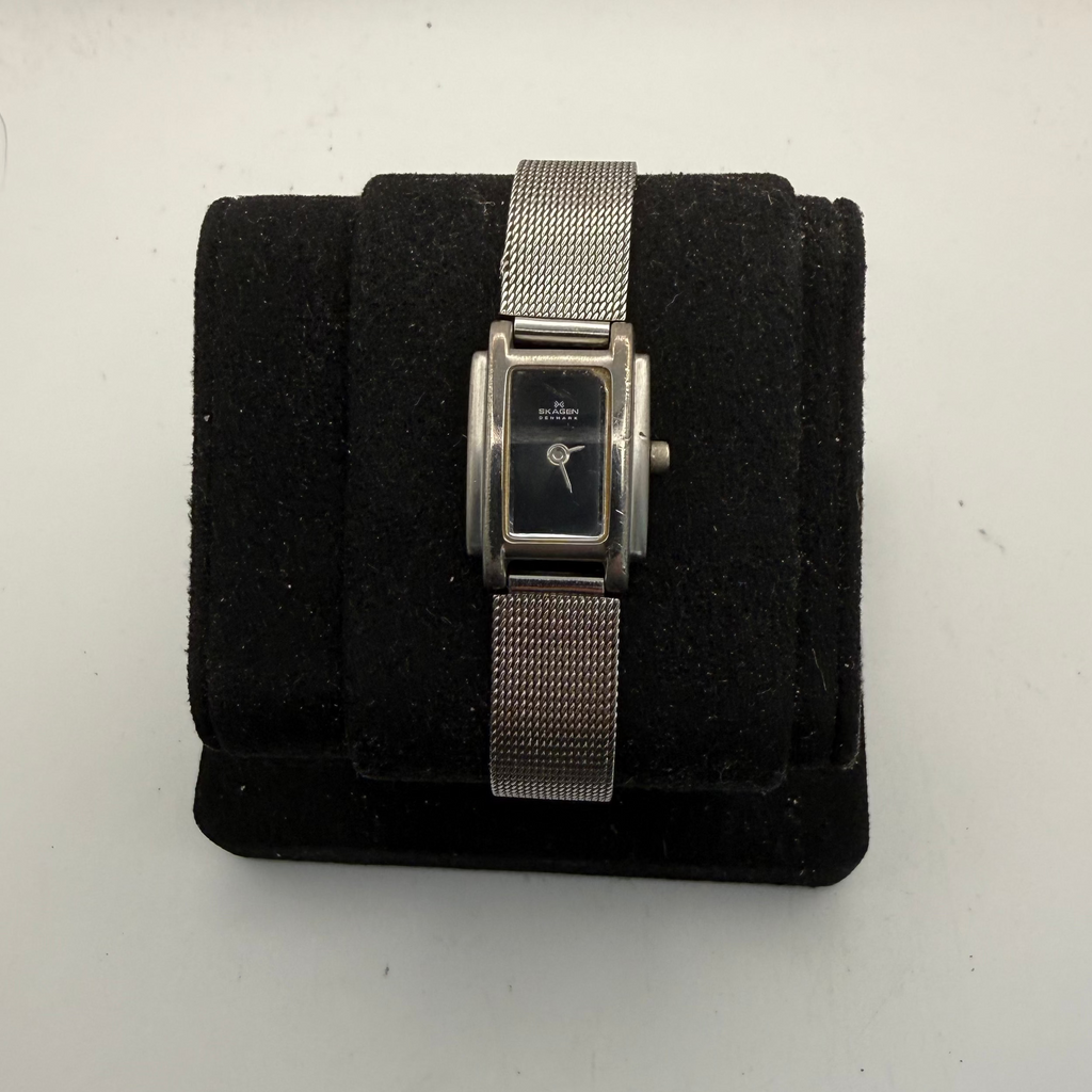 Skagen Denmark Ladies Rectangular Mesh Bracelet Watch 55SSXB (Fully Tested and Working)- £25.00