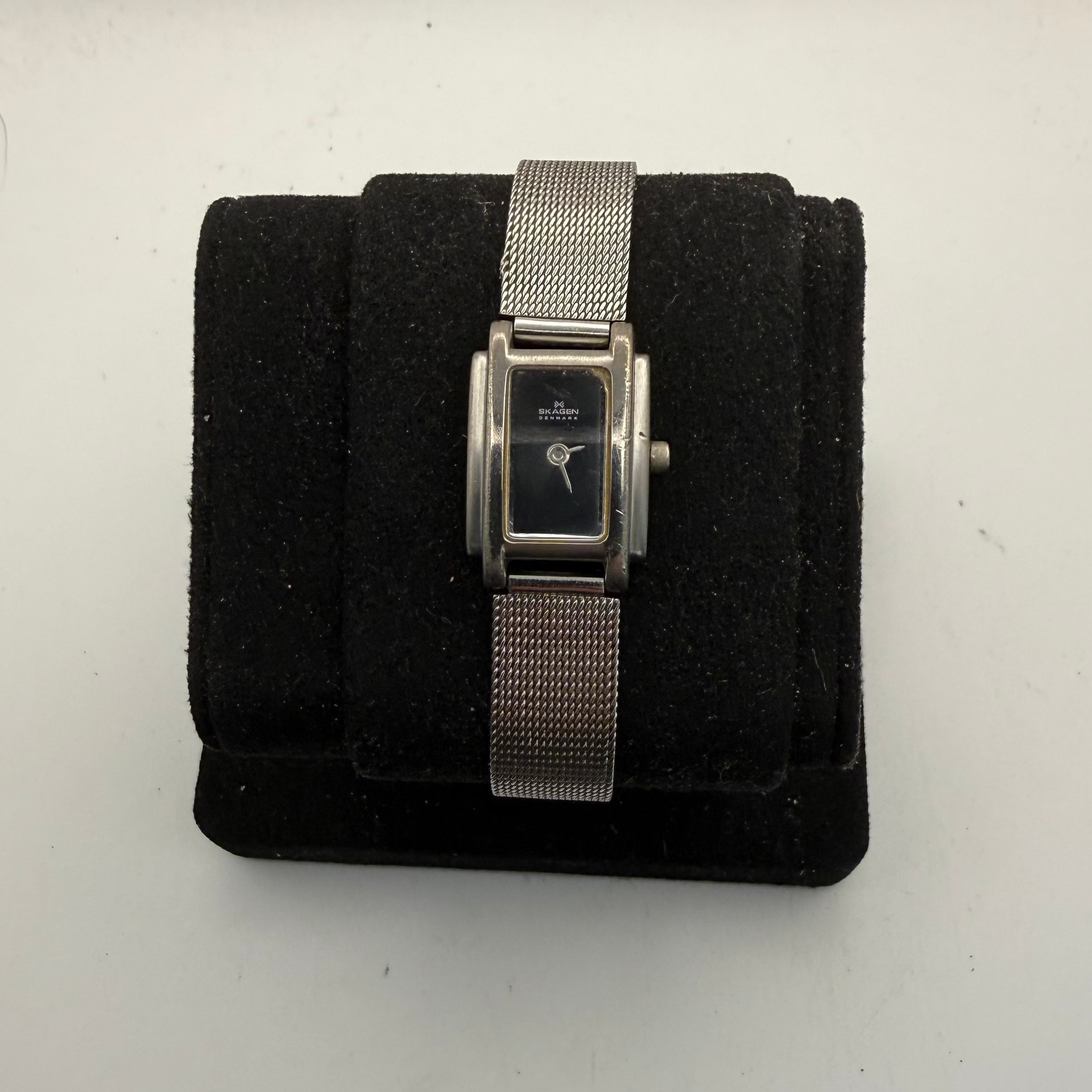 Skagen Denmark Ladies Rectangular Mesh Bracelet Watch 55SSXB (Fully Tested and Working)- £25.00