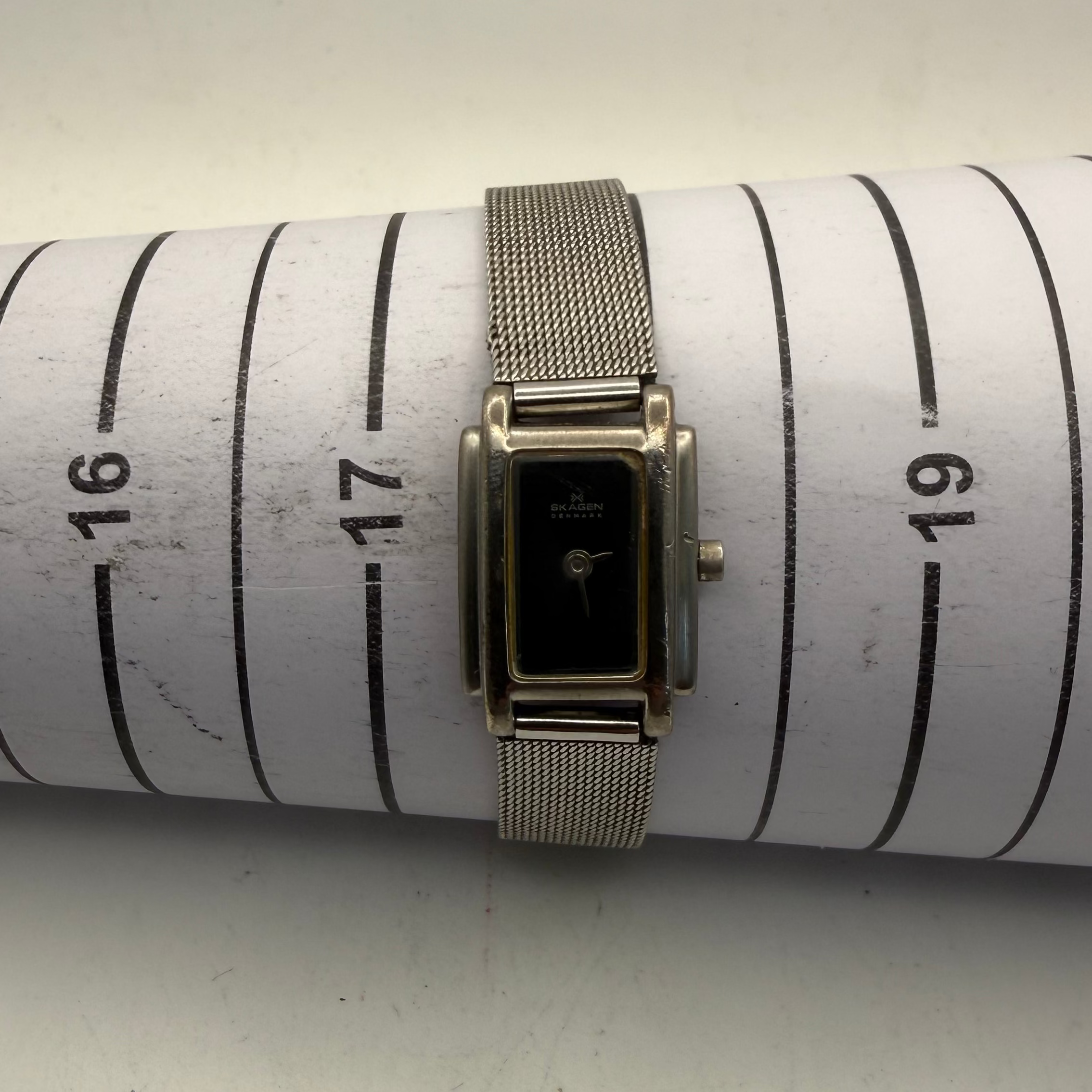 Skagen Denmark Ladies Rectangular Mesh Bracelet Watch 55SSXB (Fully Tested and Working)- £25.00