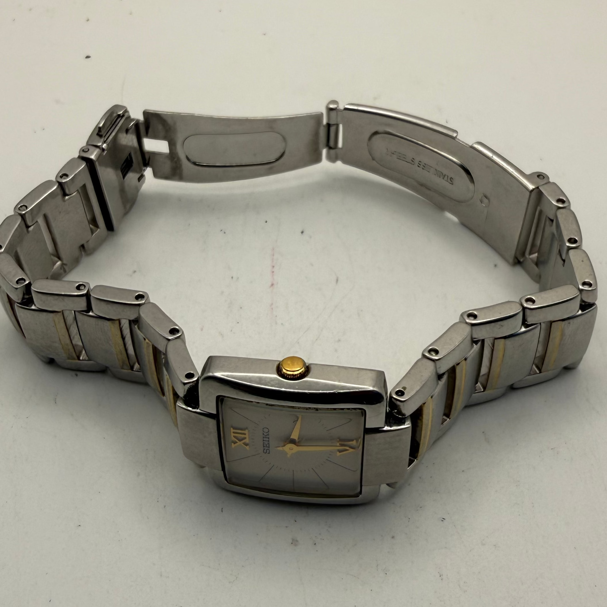 Seiko Ladies Quartz 1N00-0PN8 Two-Tone Watch (Fully Tested and Working)- £40.00