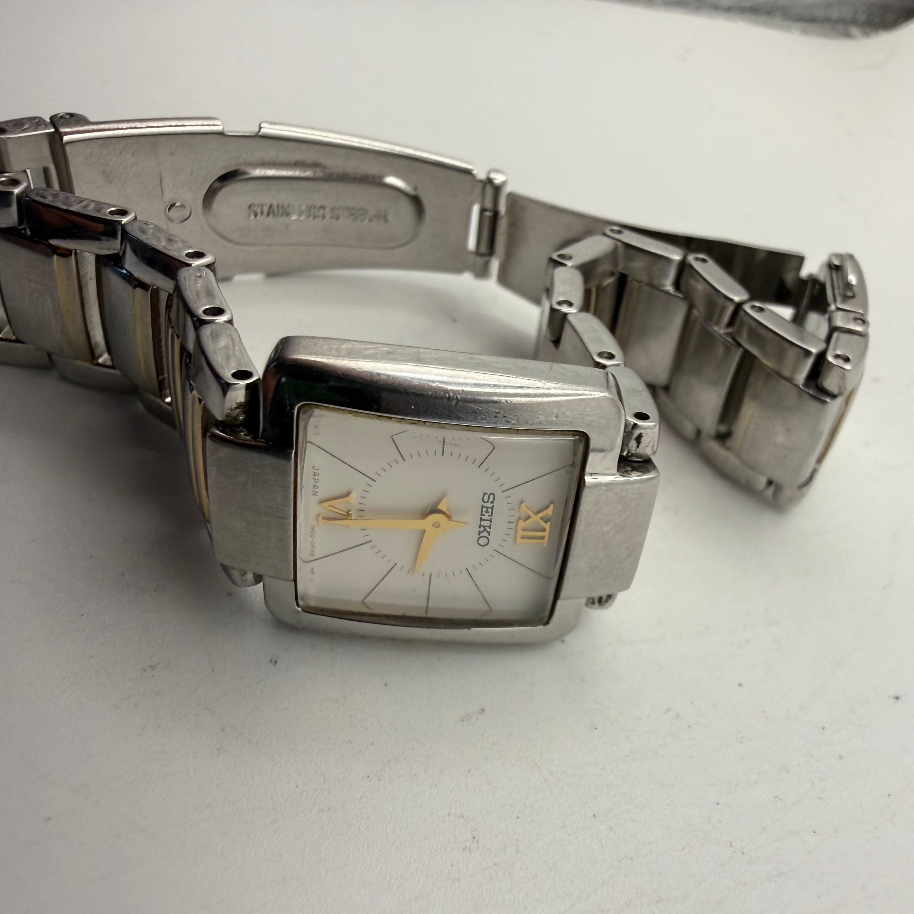 Seiko Ladies Quartz 1N00-0PN8 Two-Tone Watch (Fully Tested and Working)- £40.00