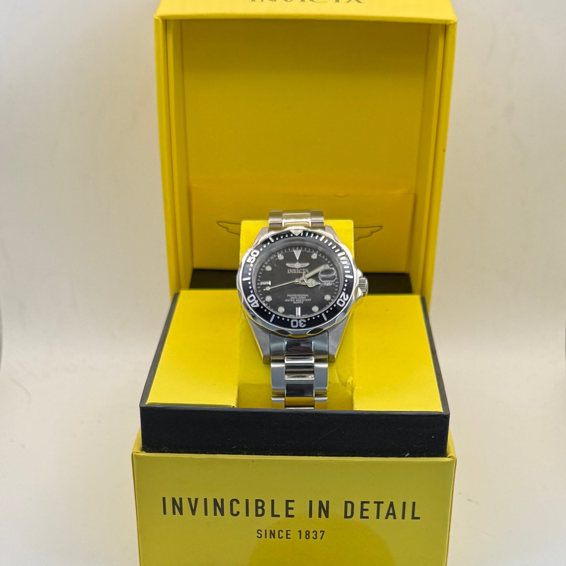 Invicta Pro Diver 8932 Men's Black Dial 200m Quartz Watch Boxed (Fully Tested and Working)- £55.00