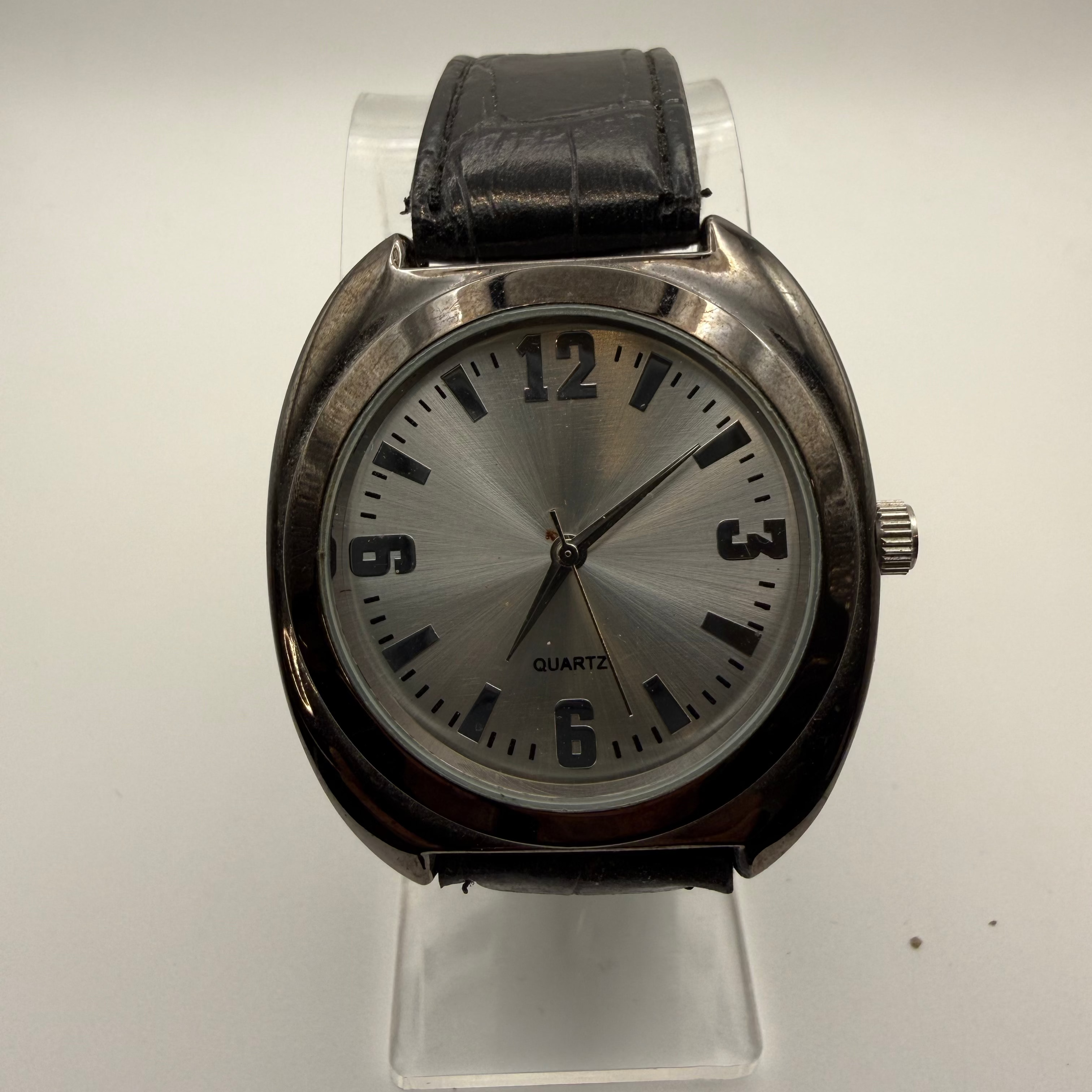 No Brand- Classic Silver Dial Quartz Watch with Black Leather Strap- £9.99
