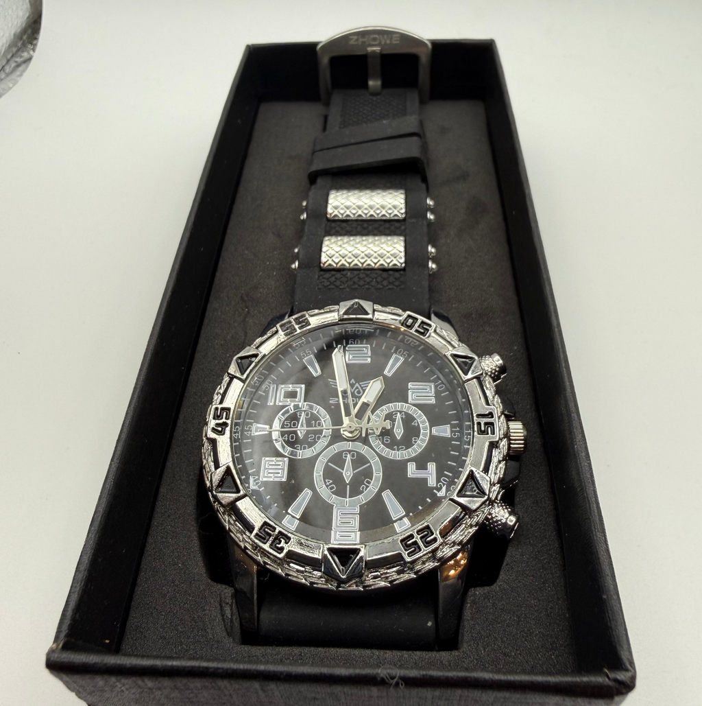 ZHOUWE Men's Quartz Chronograph- £12.99
