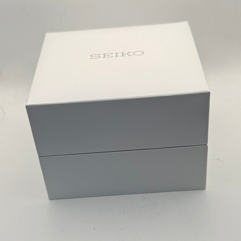 Seiko Solar Chronograph 100M Blue Dial Men's Watch – Box, Instructions & Spare Links- £200.00