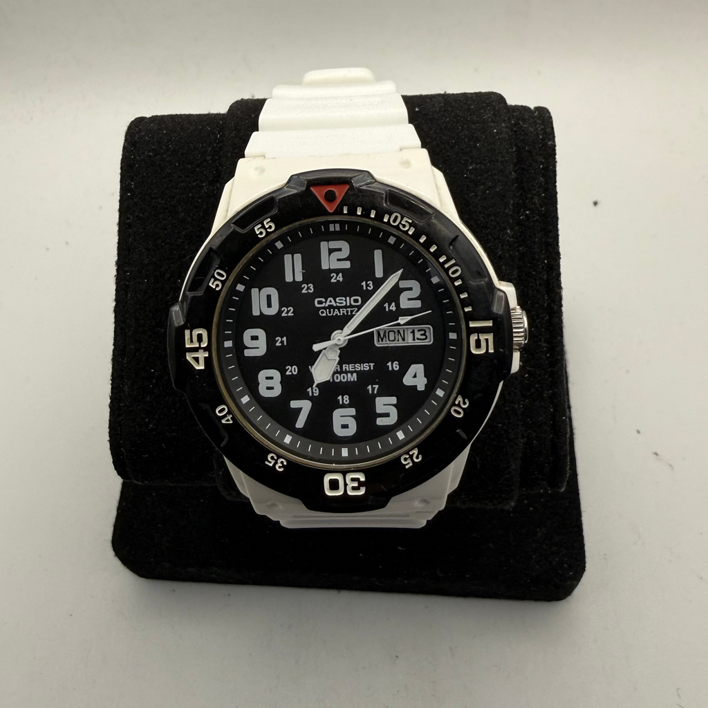 Casio MRW-200H White Resin Strap 100M Day Date Watch 45mm (Fully Tested and Working- £25.00