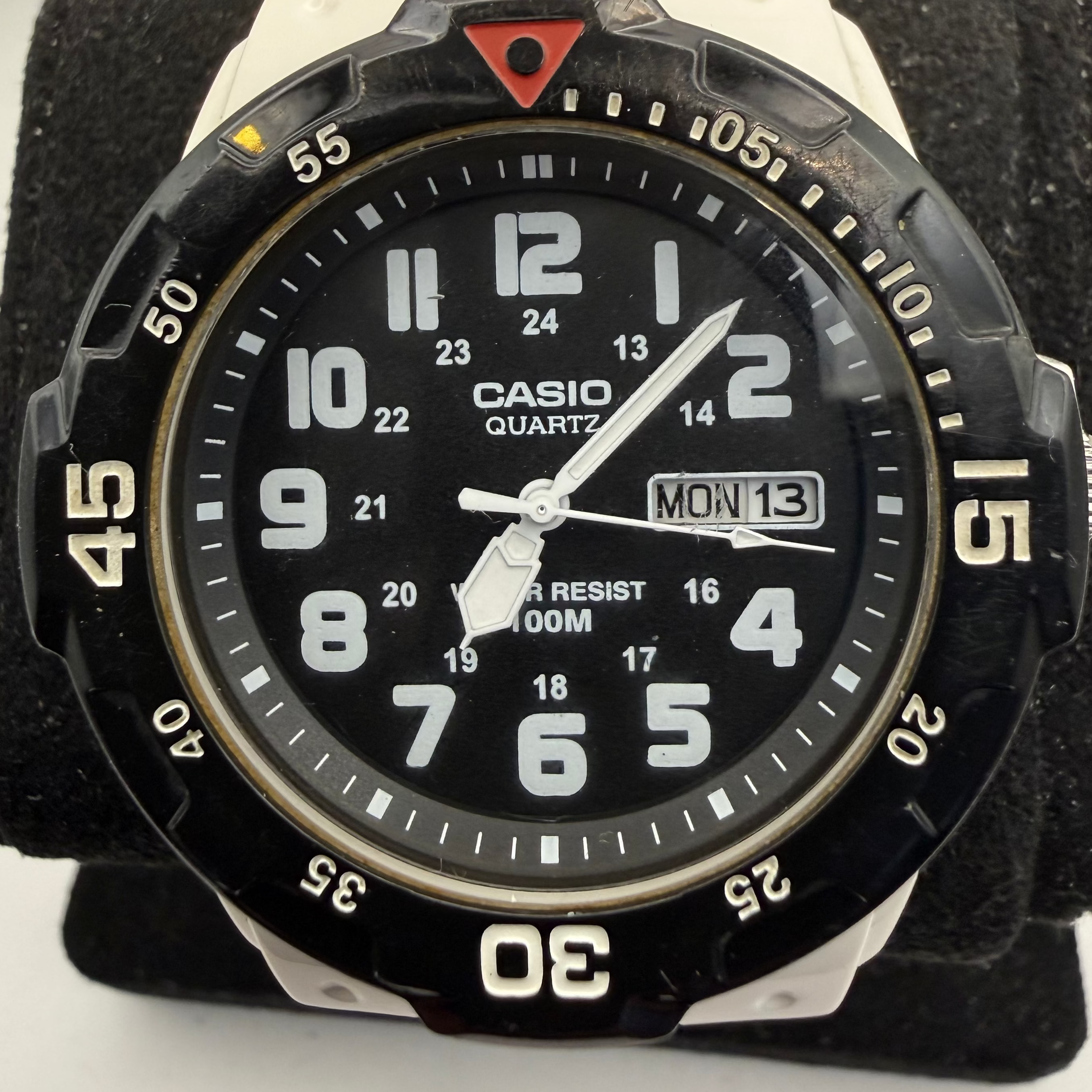 Casio MRW-200H White Resin Strap 100M Day Date Watch 45mm (Fully Tested and Working- £25.00