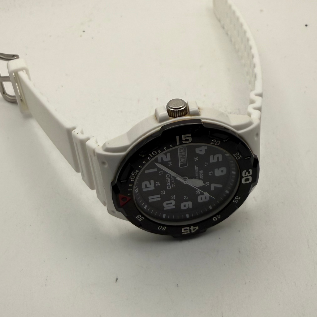 Casio MRW-200H White Resin Strap 100M Day Date Watch 45mm (Fully Tested and Working- £25.00