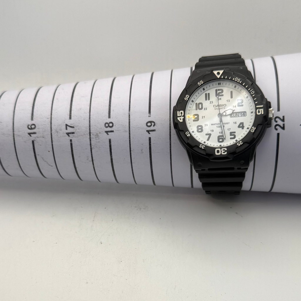 Casio MRW-200H Quartz Men's Watch Black & White 100M WR 45mm (Fully Tested and Working- £35.00