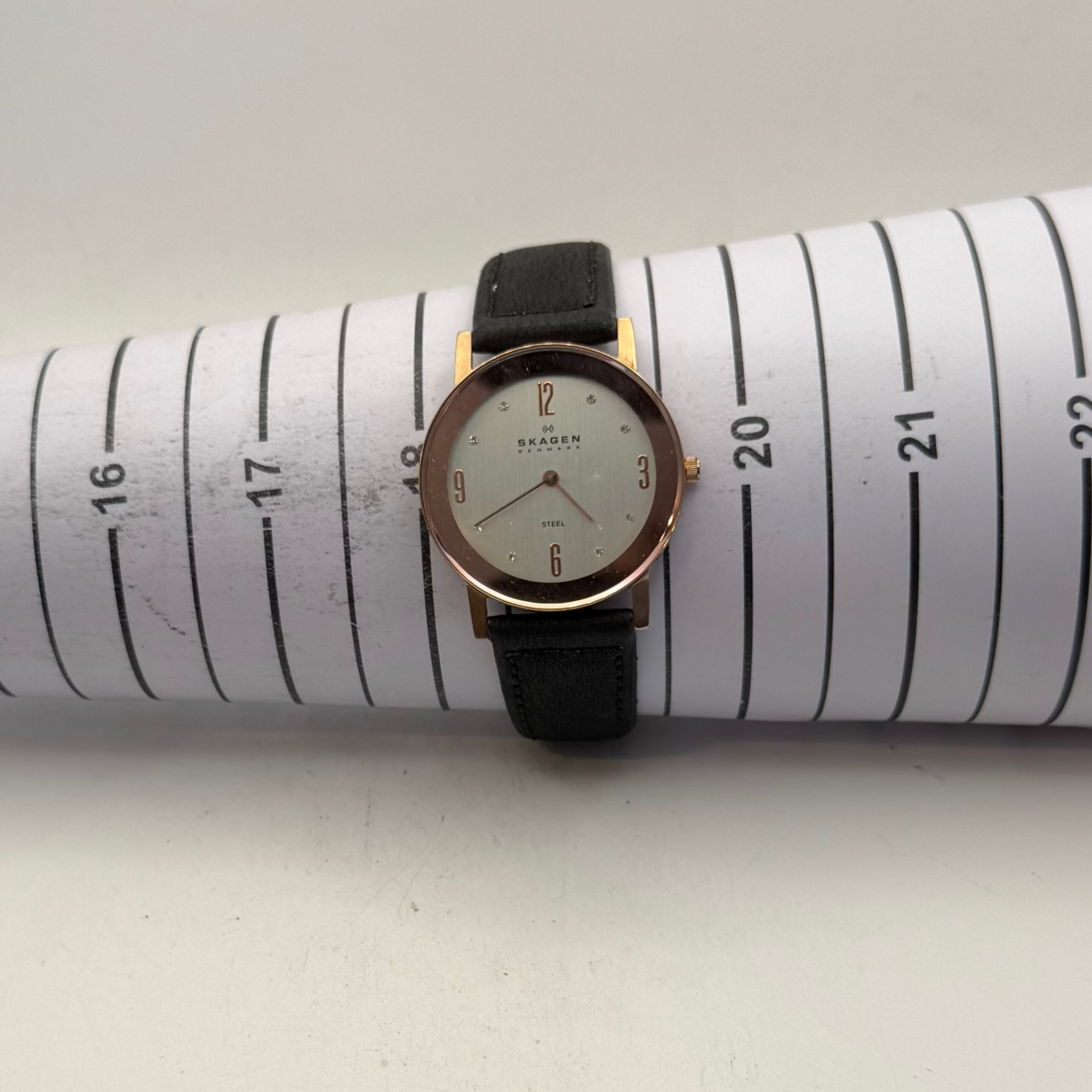 Skagen Denmark 39LRR1 Rose Gold Tone Ladies Watch 35mm (Fully Tested and Working)