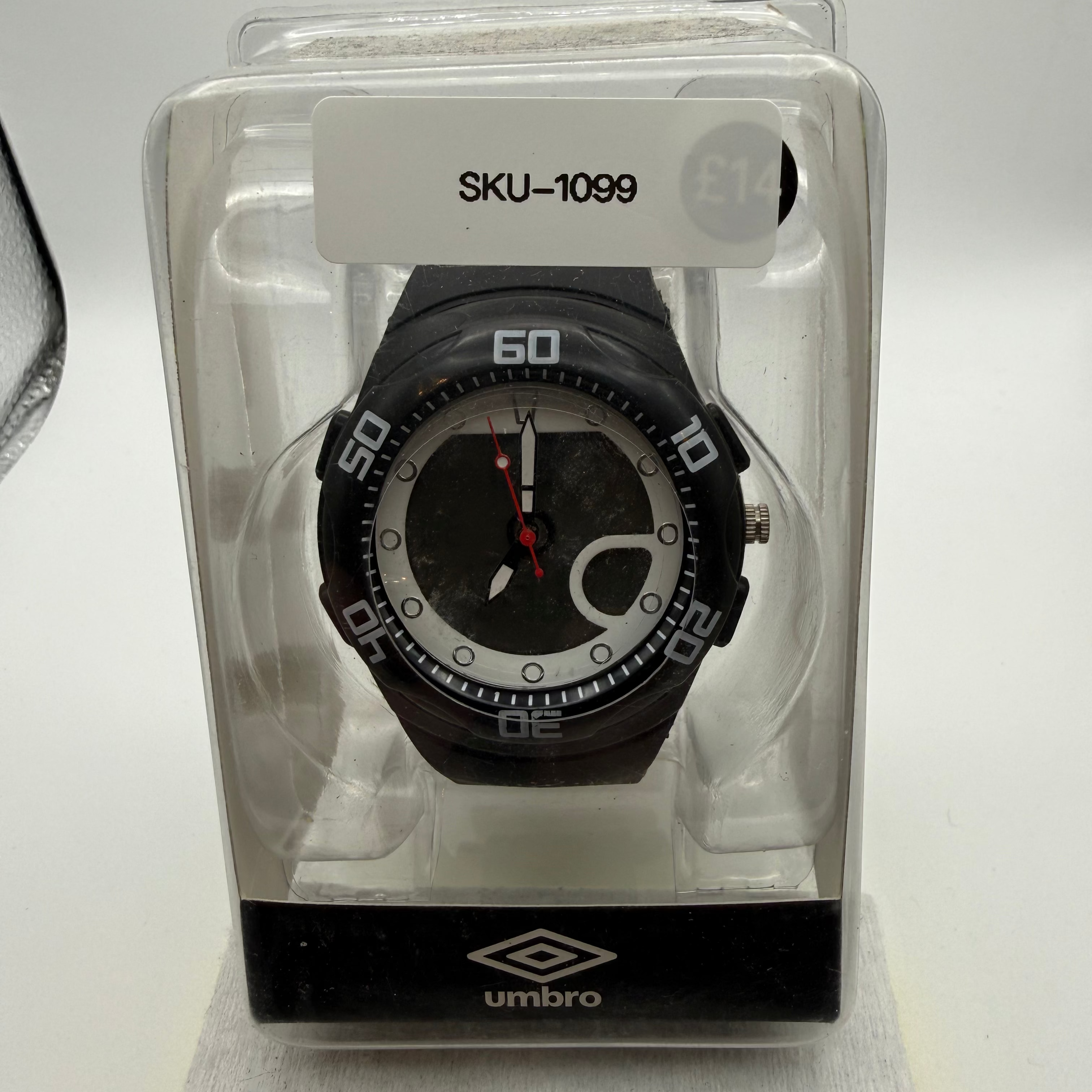 Umbro Ana-Digi Sports Watch – Black- £9.99