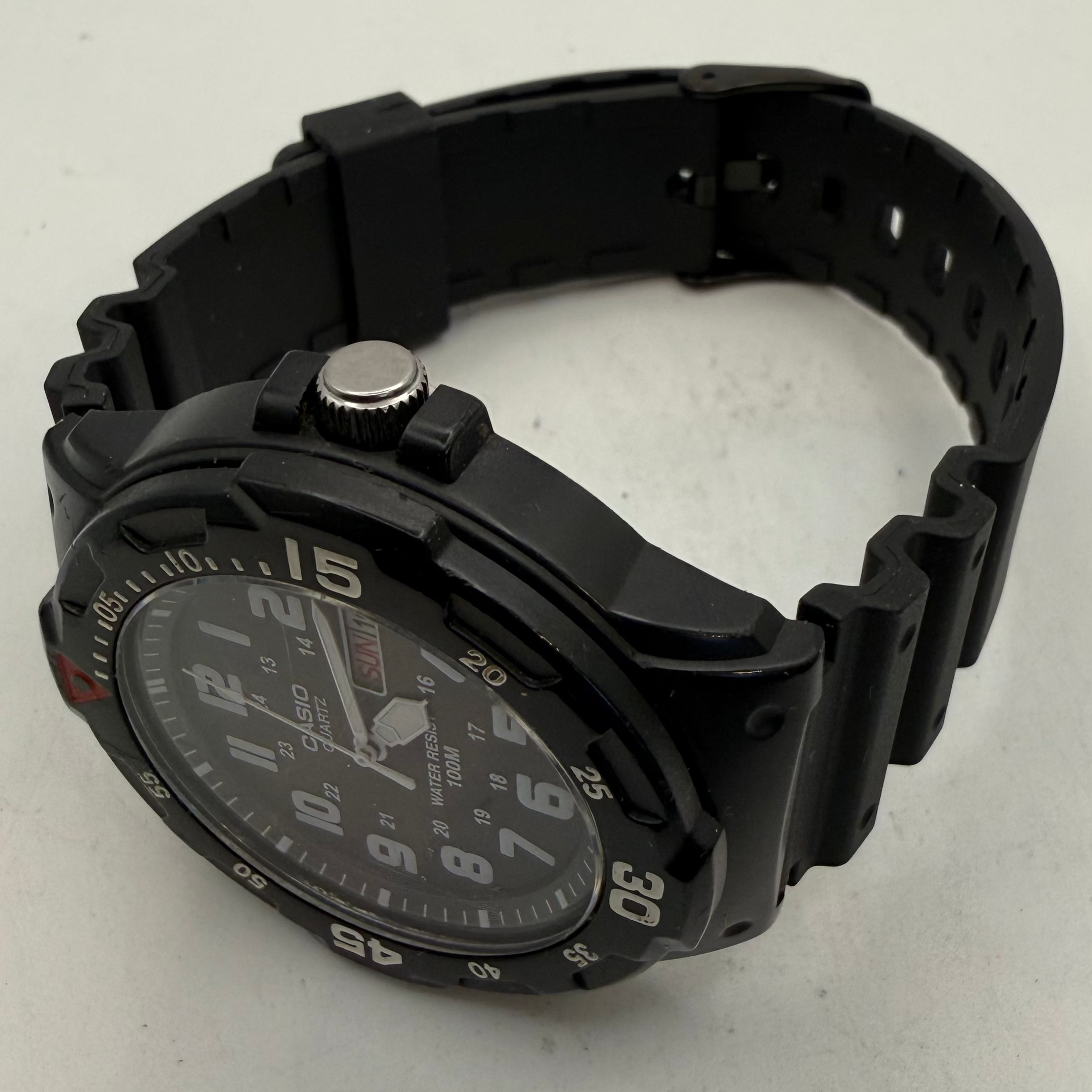 Casio MRW-200H Black Quartz Day Date 100M Watch (Fully Tested and Working)- £30.00