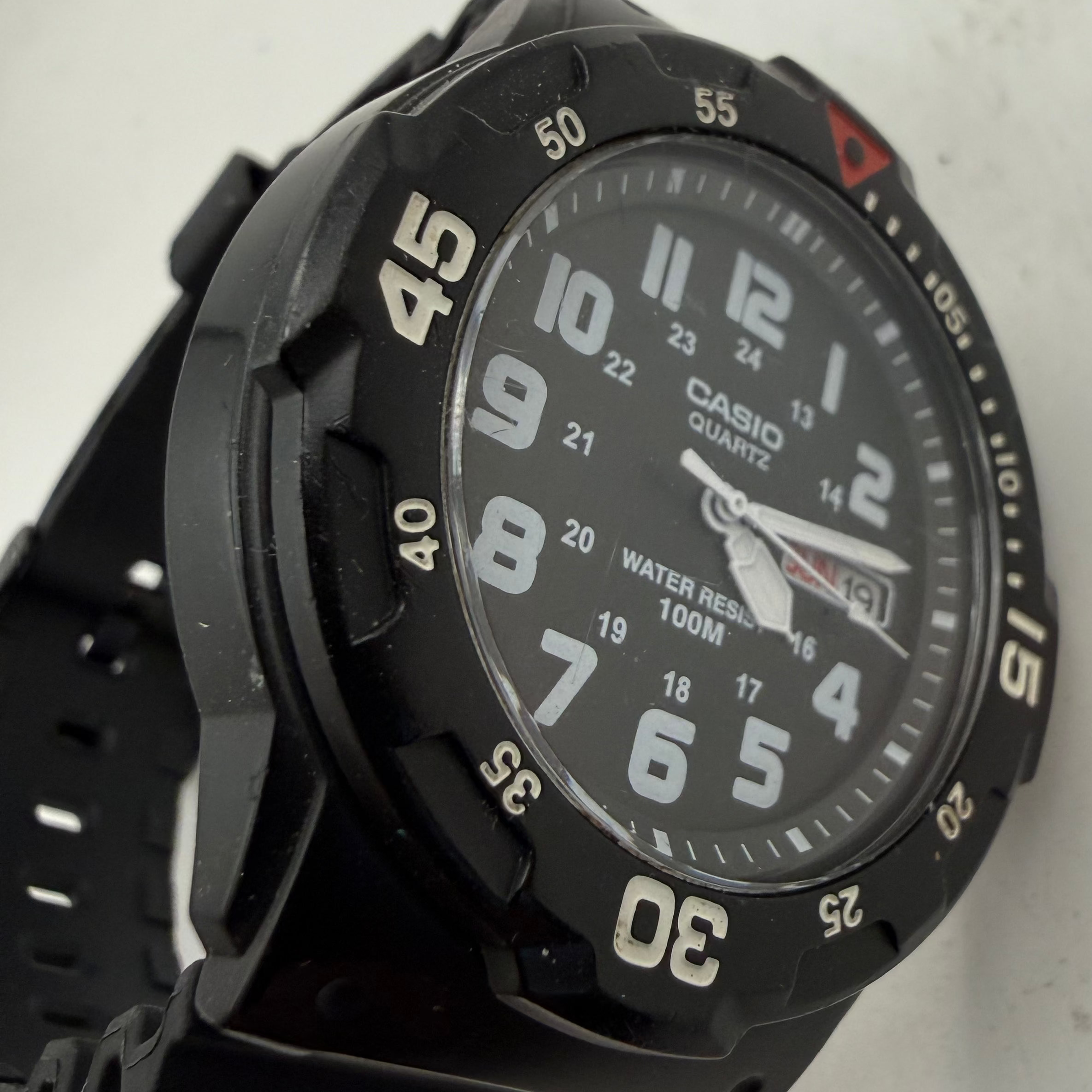 Casio MRW-200H Black Quartz Day Date 100M Watch (Fully Tested and Working)- £30.00