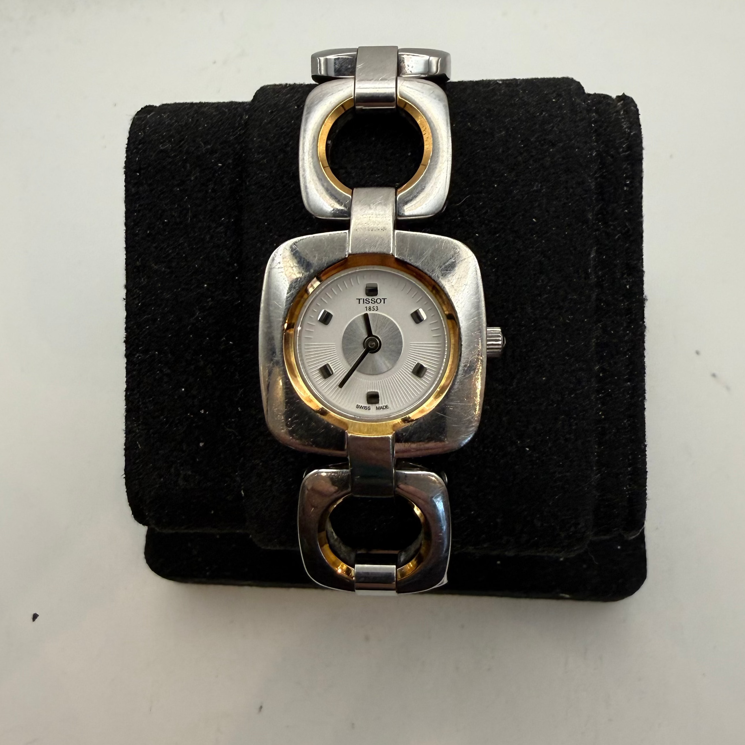 Tissot 1853 T020109A Ladies Two-Tone Swiss Quartz Watch (Fully Tested and Working- £75.00
