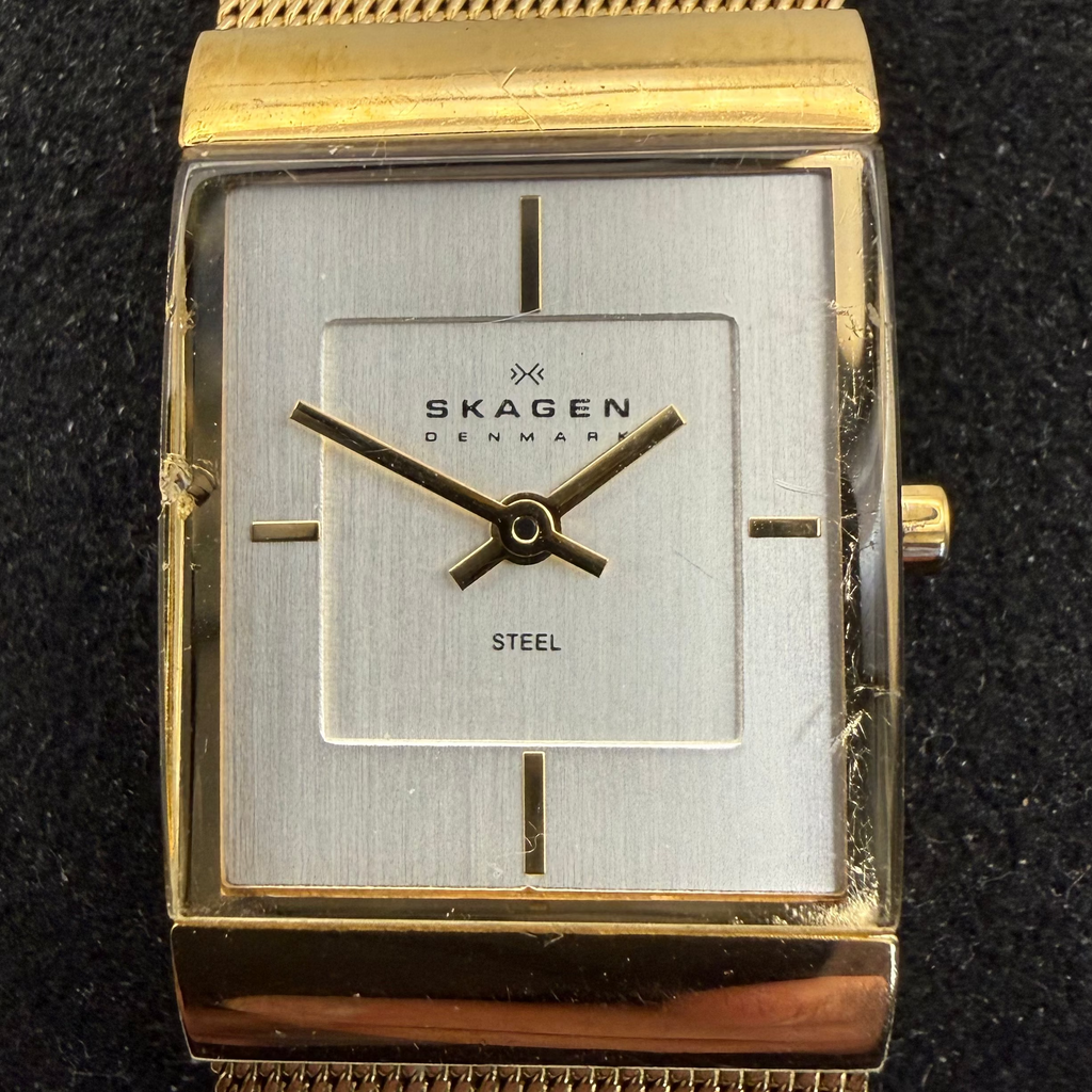 Skagen Denmark 383SGG Gold Tone Mesh Bracelet Ladies Watch (Fully Tested and Working)- £40.00