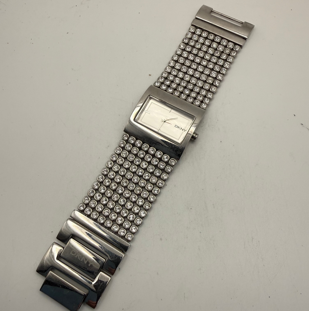 DKNY NY-4661 Crystal Set Stainless Steel Ladies Watch (Fully Tested and Working)- £35.00