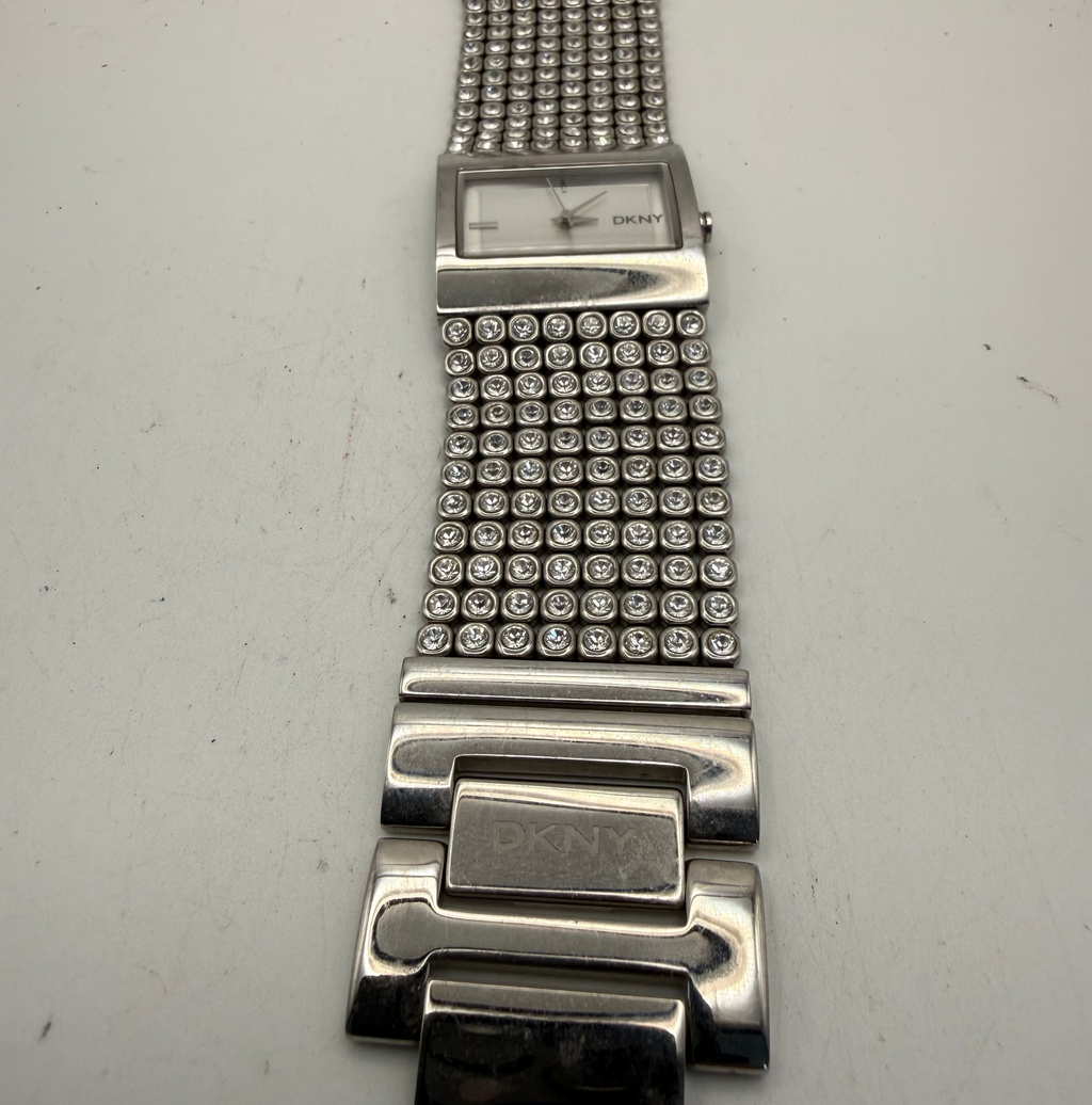 DKNY NY-4661 Crystal Set Stainless Steel Ladies Watch (Fully Tested and Working)- £35.00