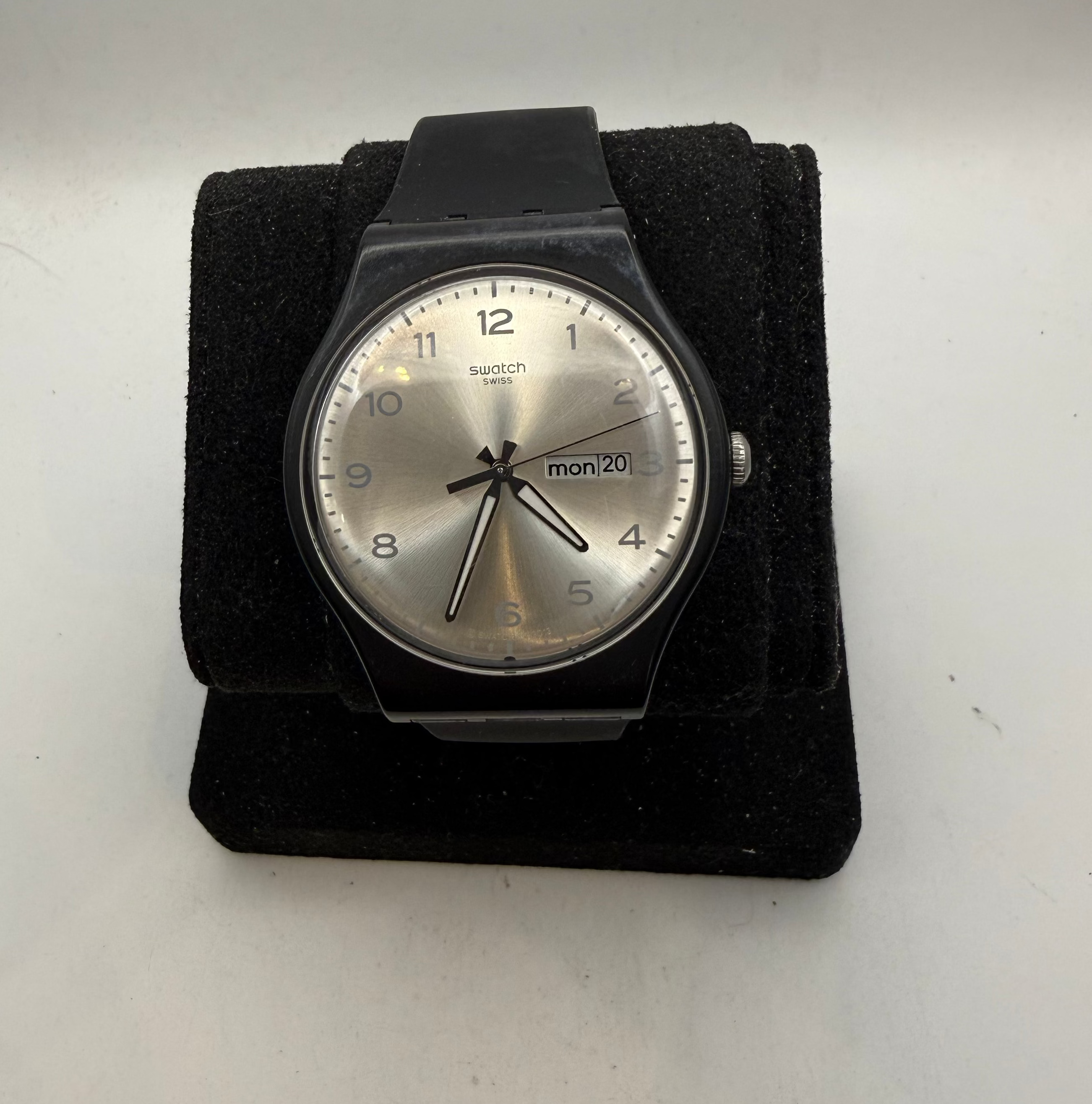 Swatch Originals Gent Silver Dial Day-Date Swiss Quartz Watch (Fully Tested and Working)- £35.00