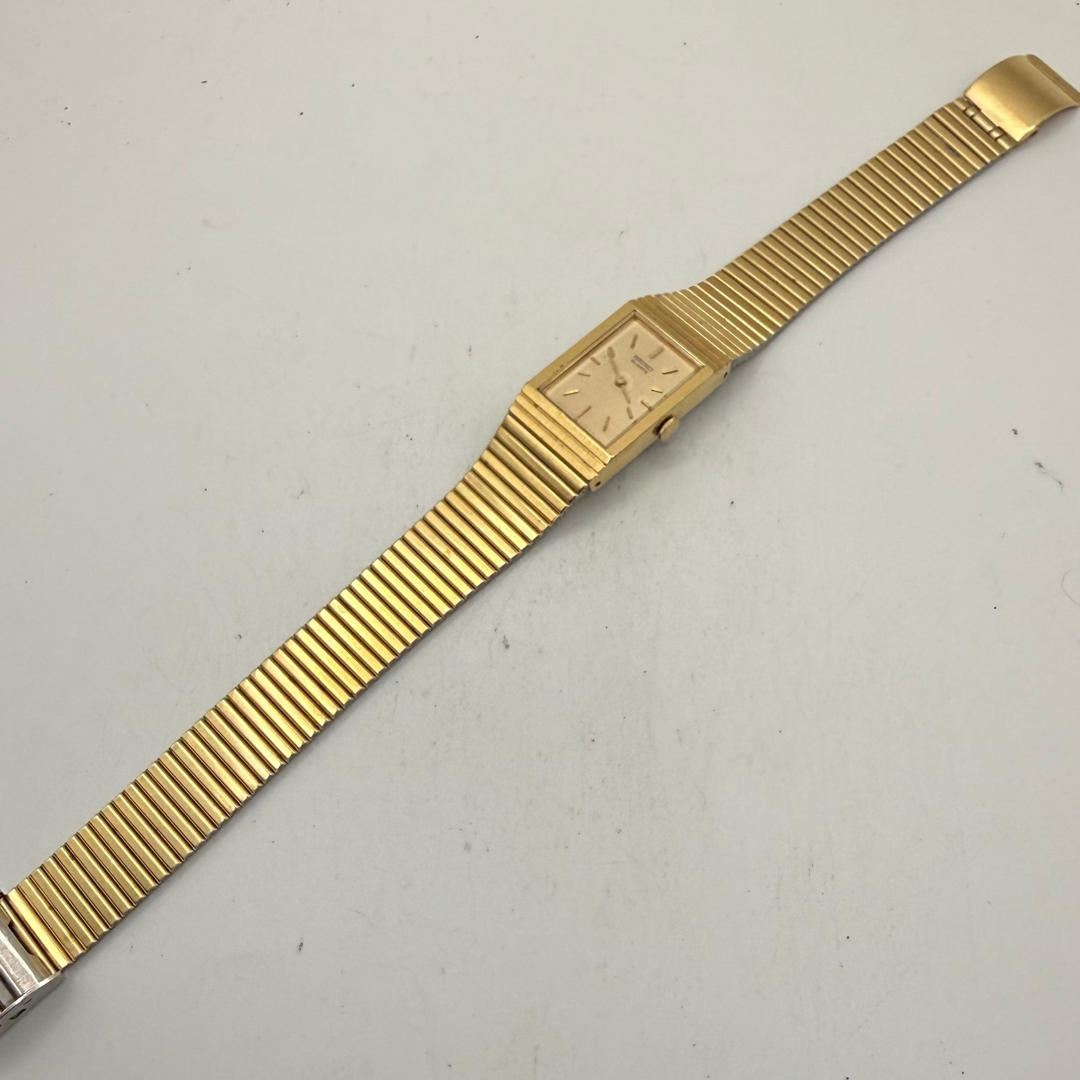 Vintage Seiko Quartz Gold-Tone Rectangular Watch 1400-5070 (Fully Tested and Working)- £45.00